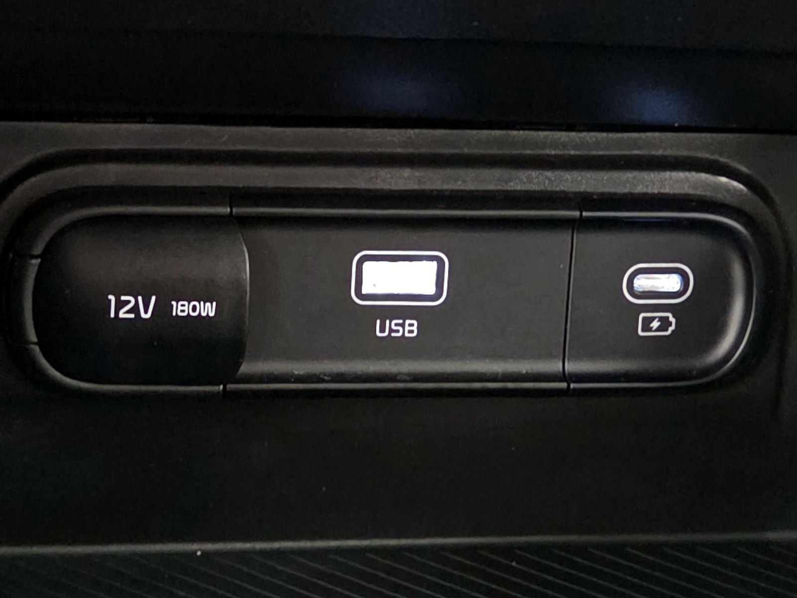 2023 Kia Sportage LX - Photo 19