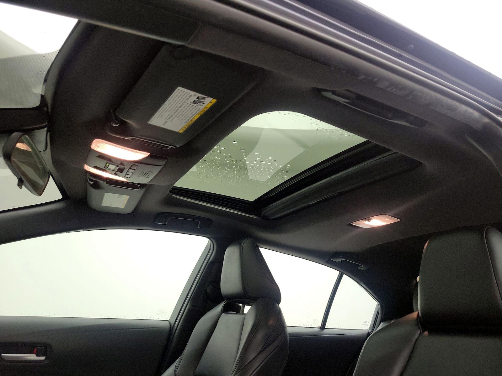 Sunroof(s) & Overhead Airbags