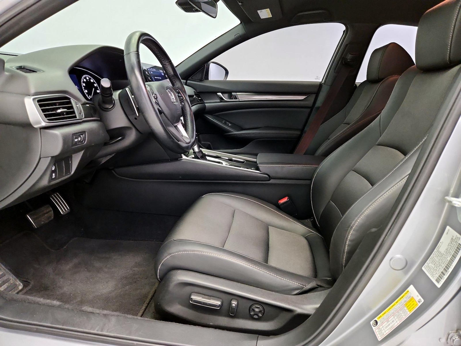 Power Seat(s) & Side Airbags