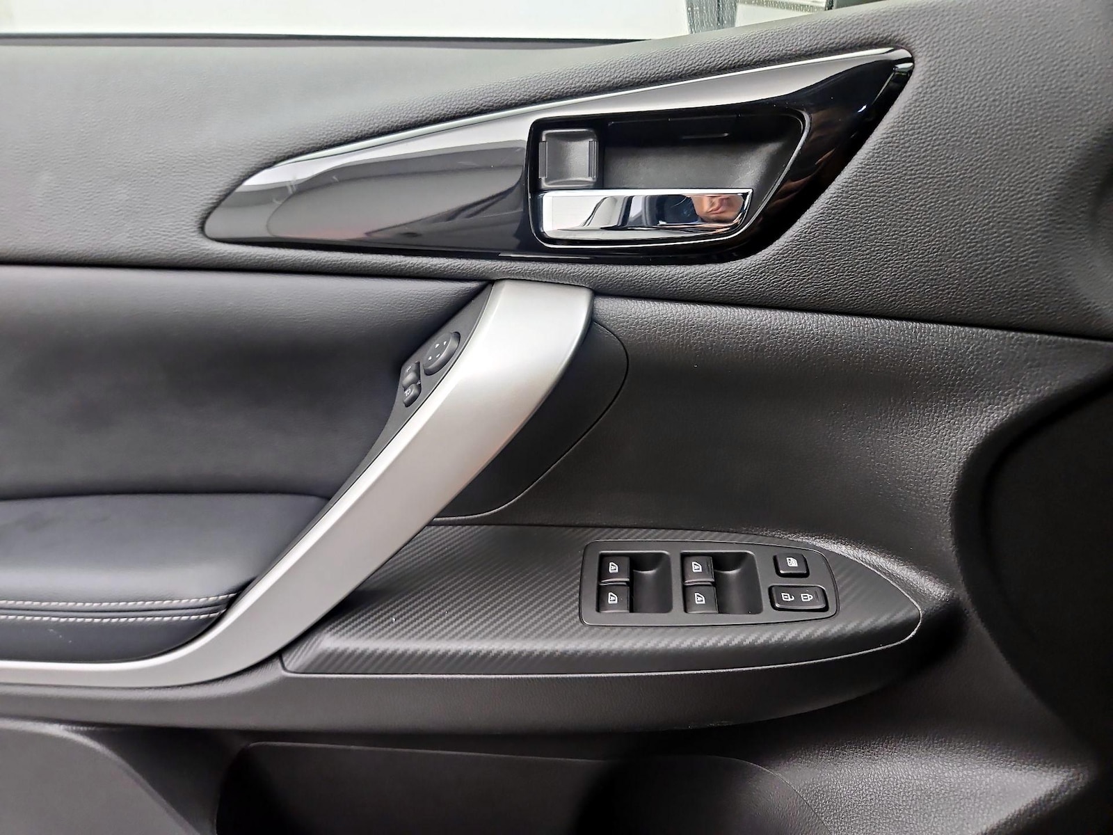 2025 Mitsubishi Eclipse Cross SE - Photo 13