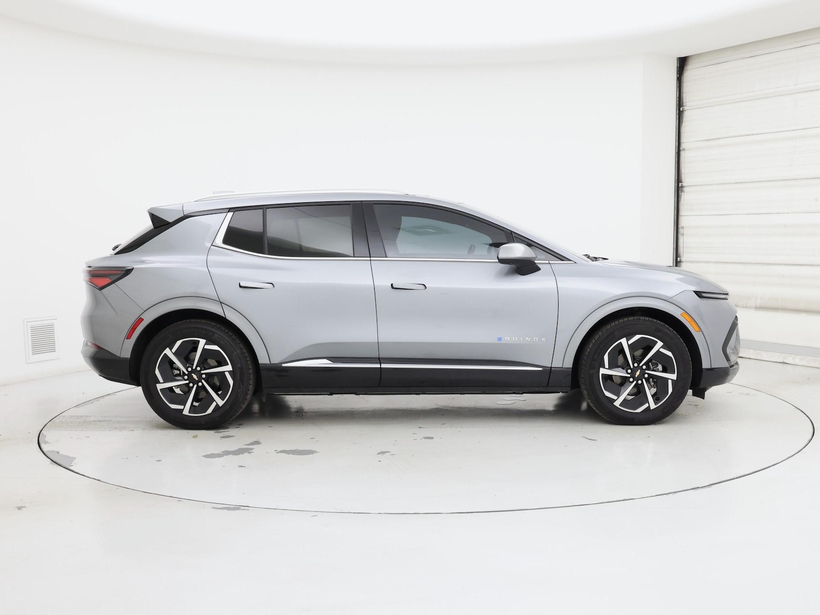 2025 Chevrolet Equinox EV 1LT - Photo 8