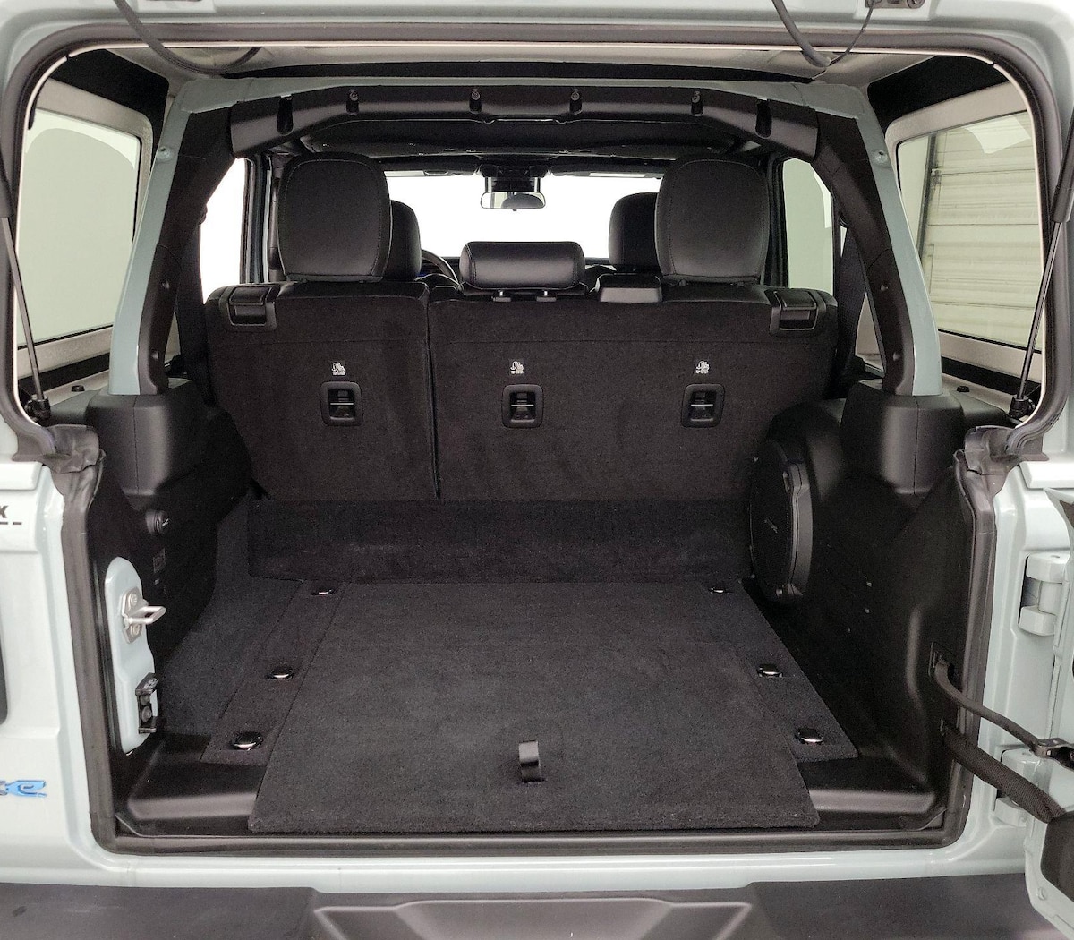 Trunk/Cargo (Seats Up)