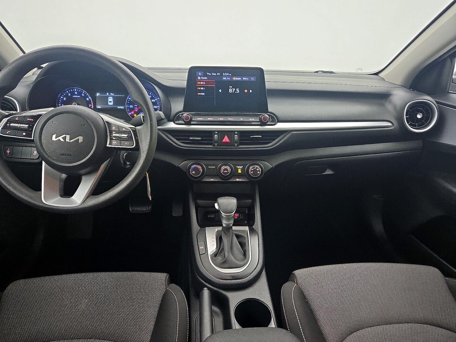 2024 Kia Forte LX - Photo 10