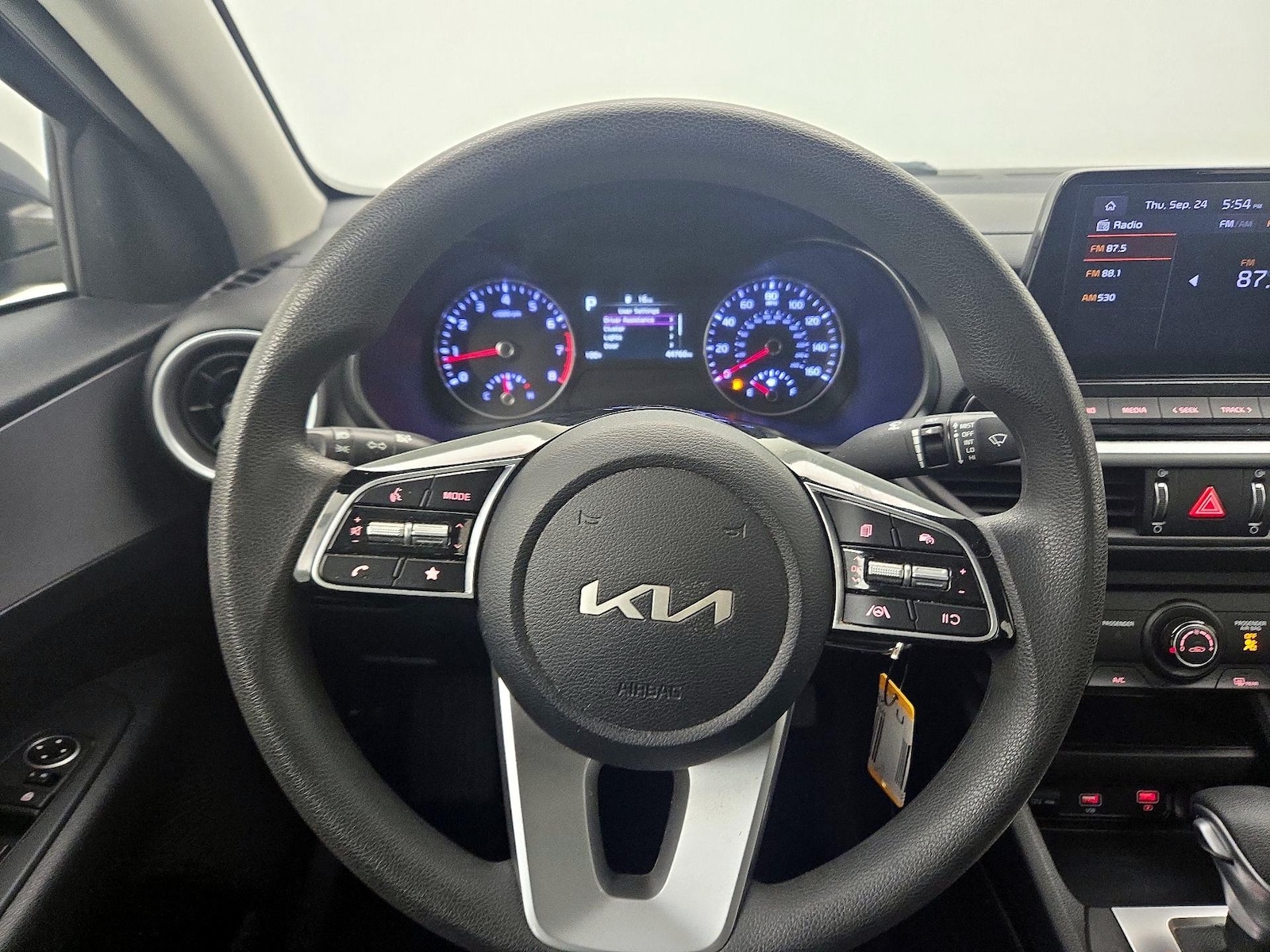 2024 Kia Forte LX - Photo 11