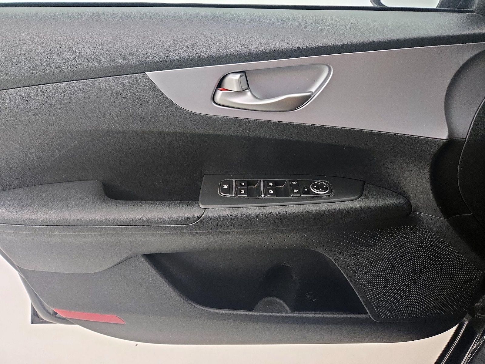 2024 Kia Forte LX - Photo 13