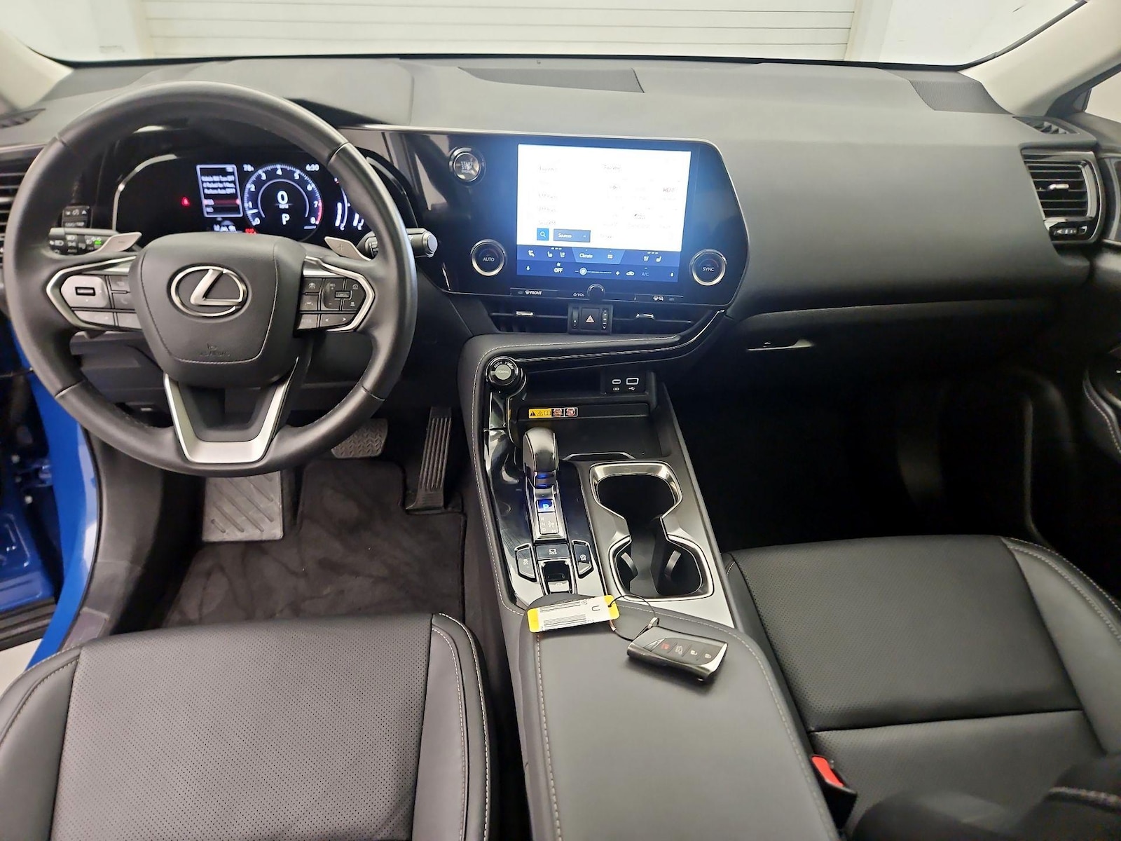 2025 Lexus NX 250 - Photo 10