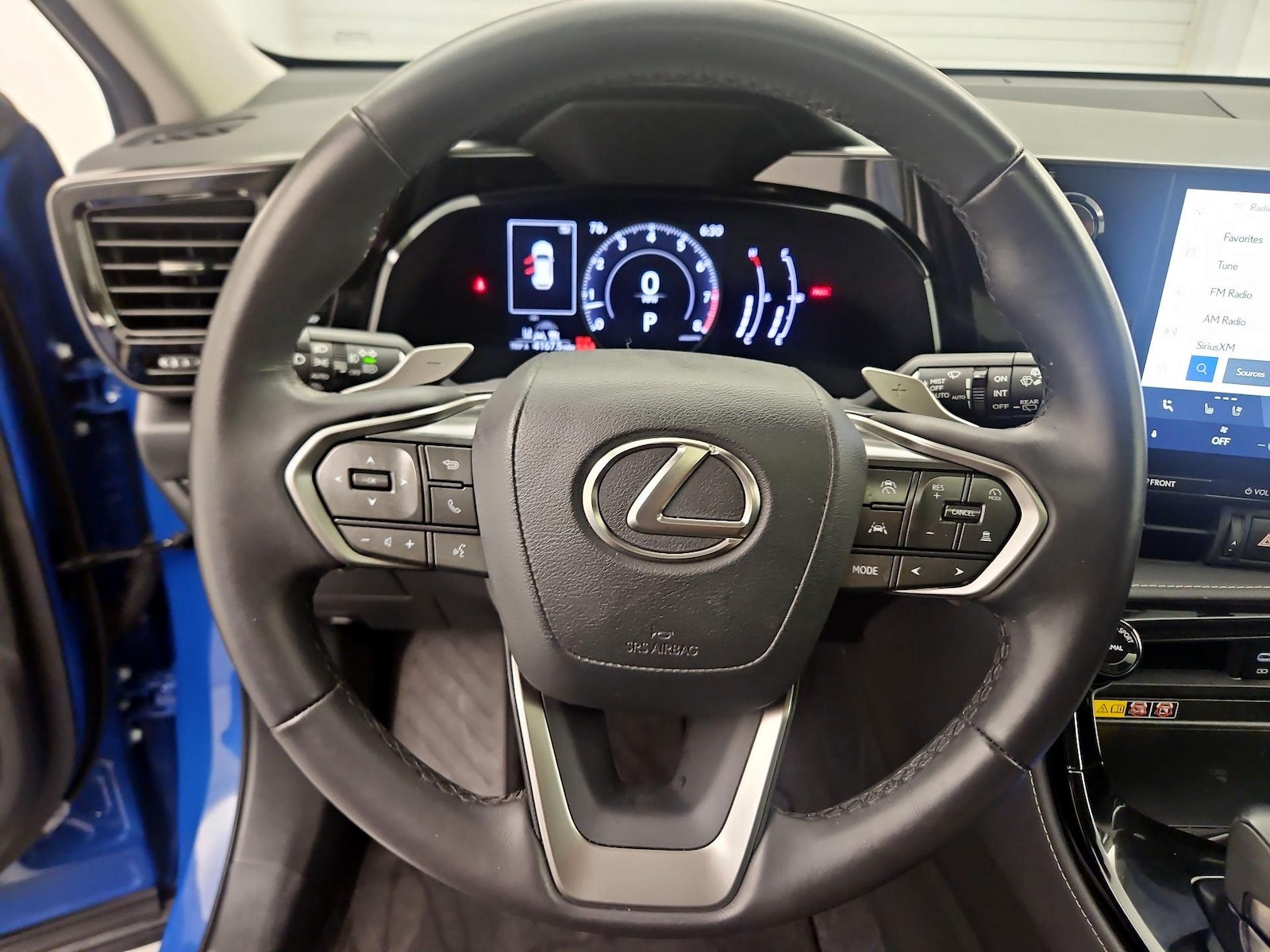 2025 Lexus NX 250 - Photo 11