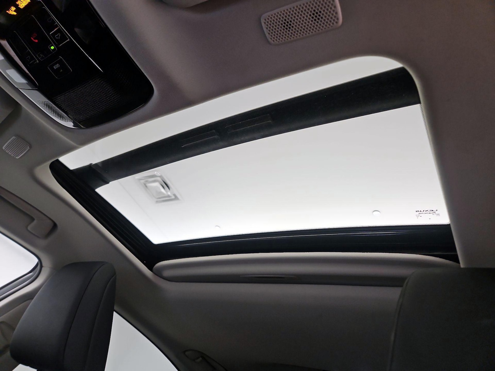 2025 Lexus NX 250 - Photo 19