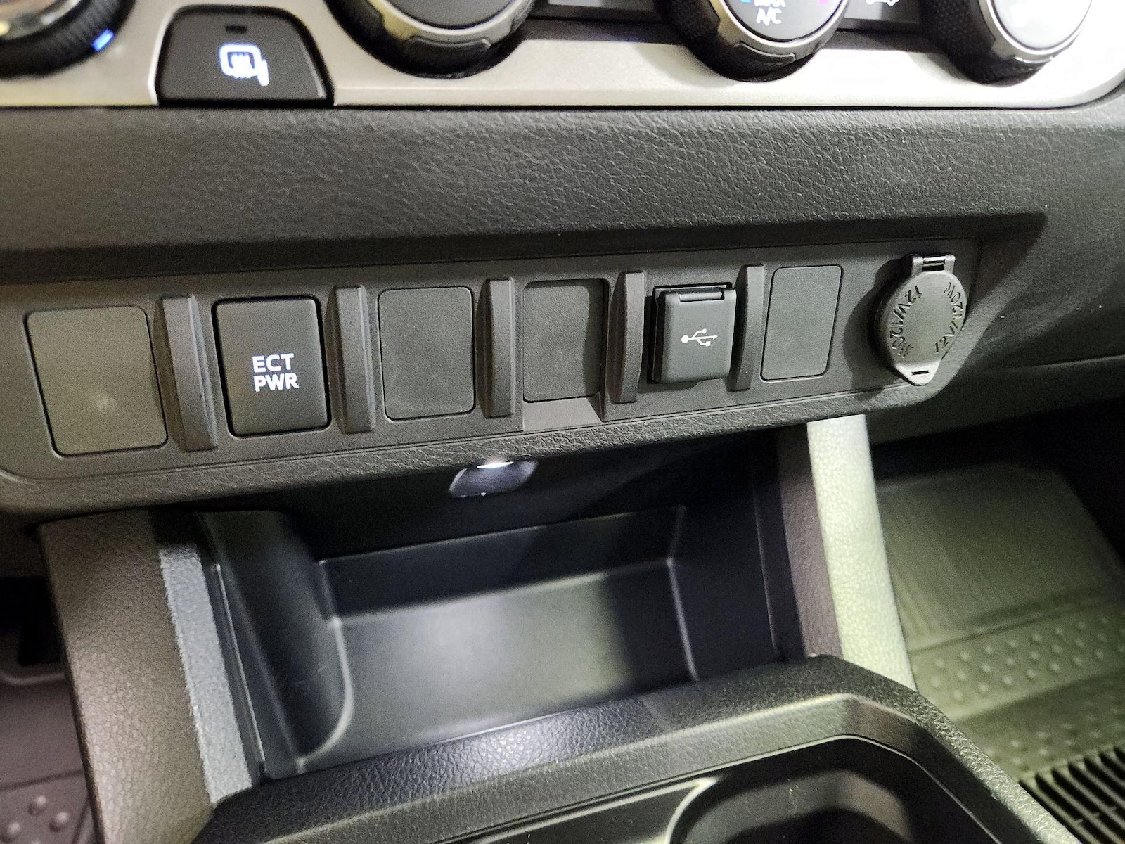 2020 Toyota Tacoma SR5 - Photo 19