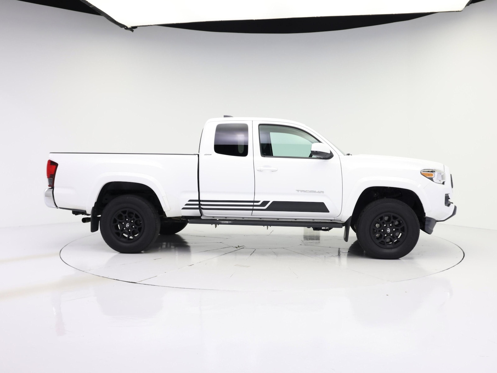 2020 Toyota Tacoma SR5 - Photo 8