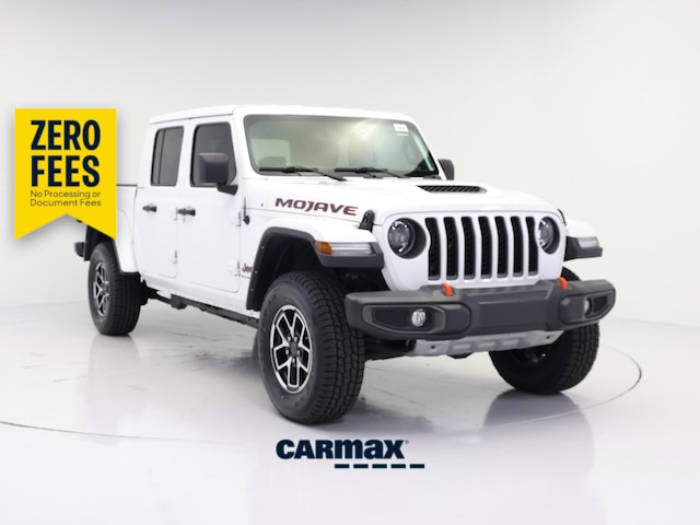 White 2023 Jeep Gladiator Pickup Truck Four-Wheel Drive Automatic