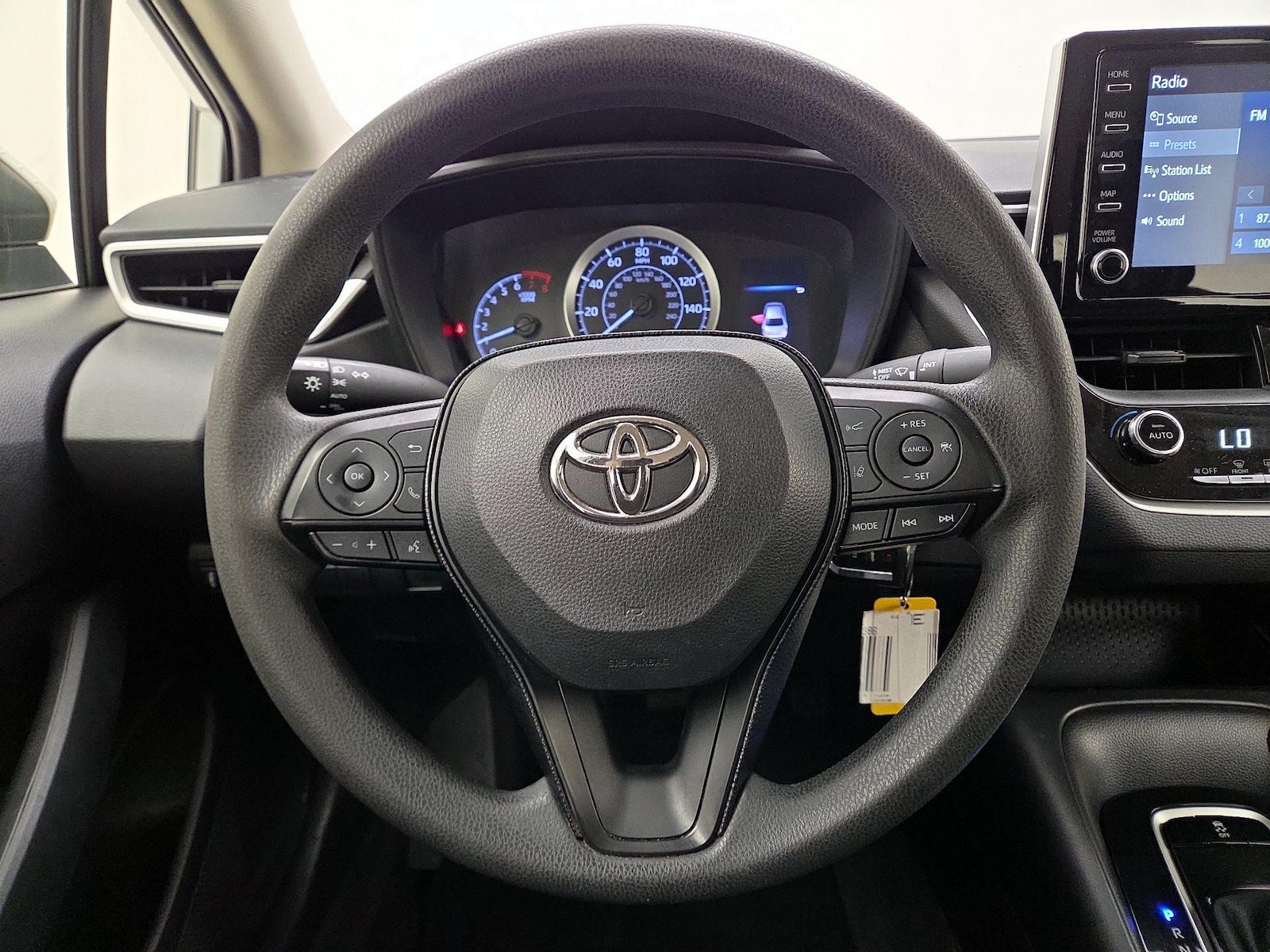2020 Toyota Corolla LE - Photo 11