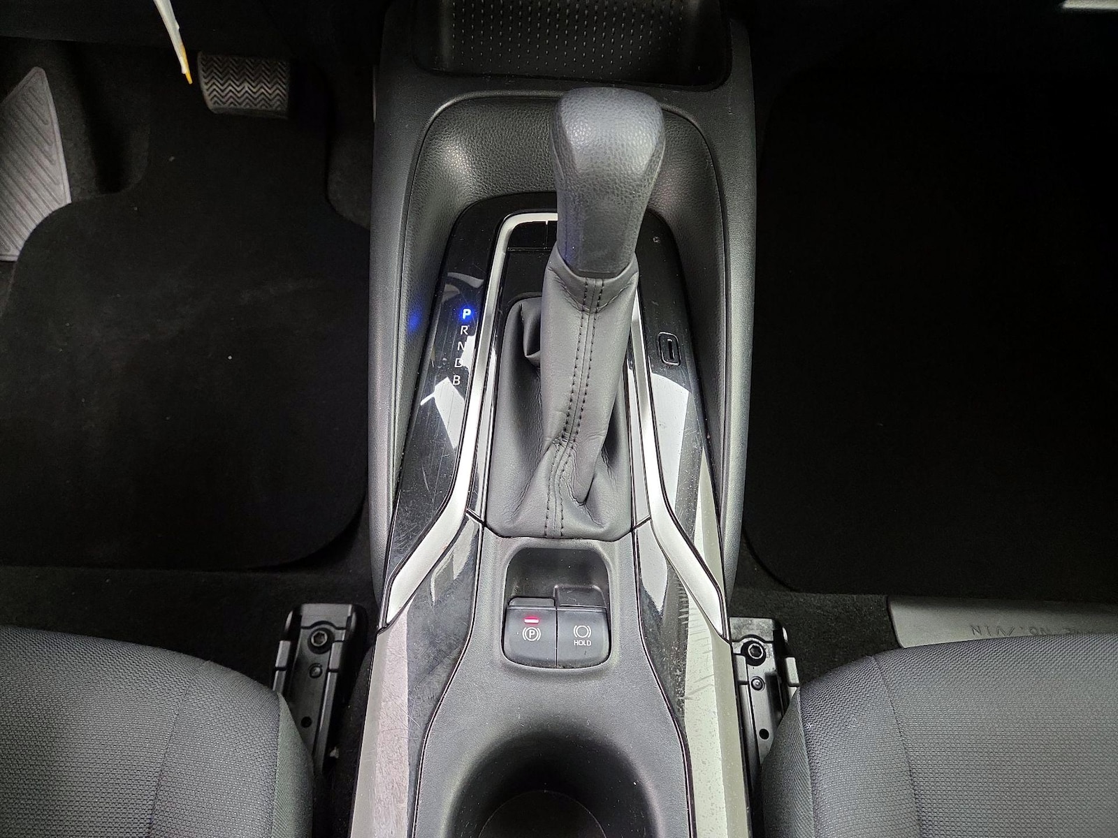 2020 Toyota Corolla LE - Photo 17