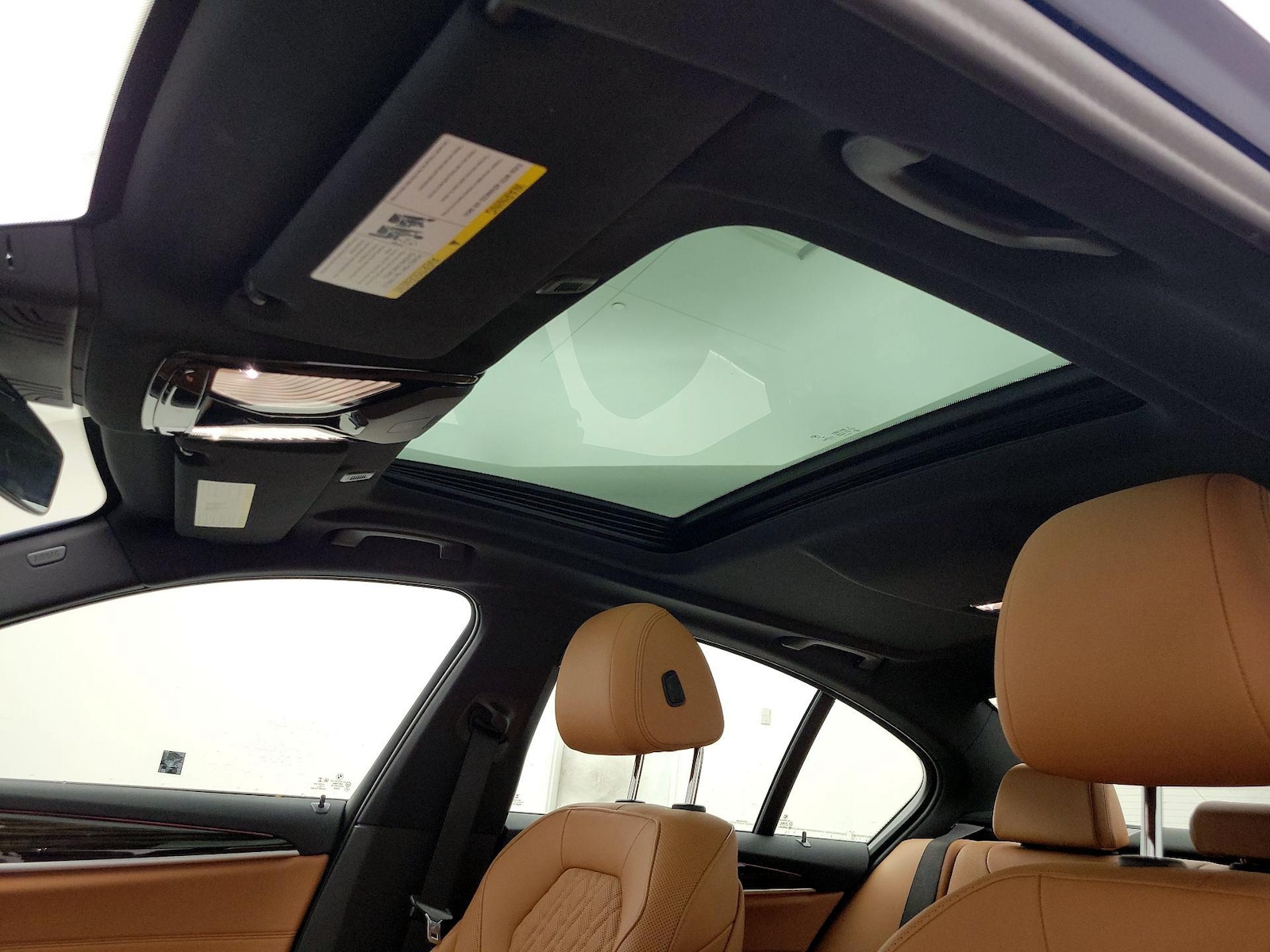 Sunroof(s) & Overhead Airbags