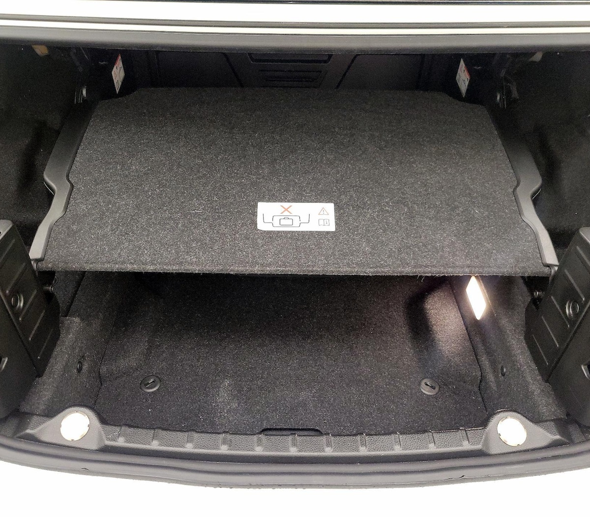 Trunk/Cargo (Seats Up)