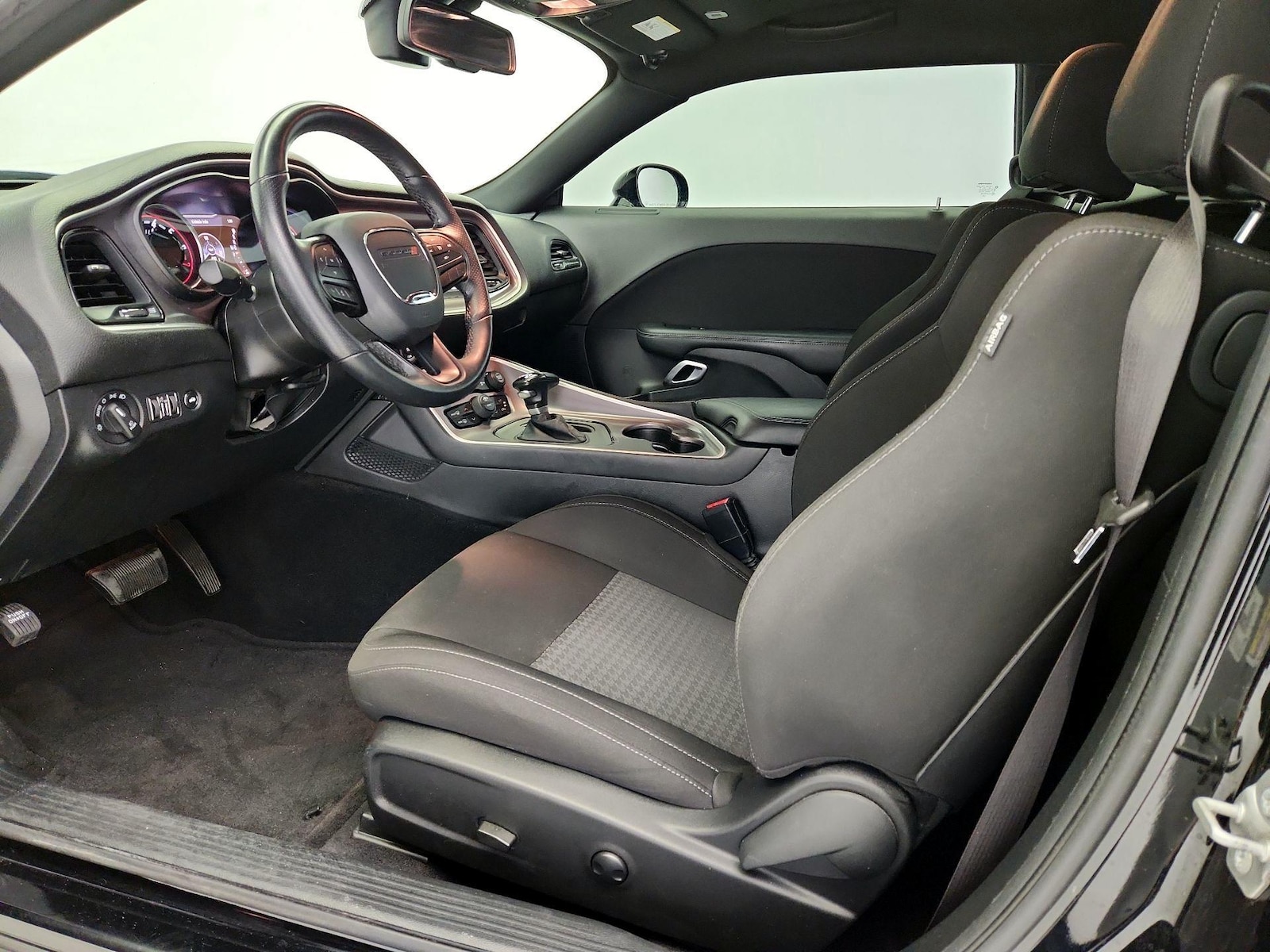 Power Seat(s) & Side Airbags