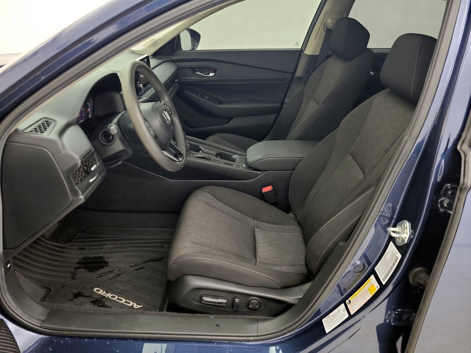2025 Honda Accord SE - Photo 12