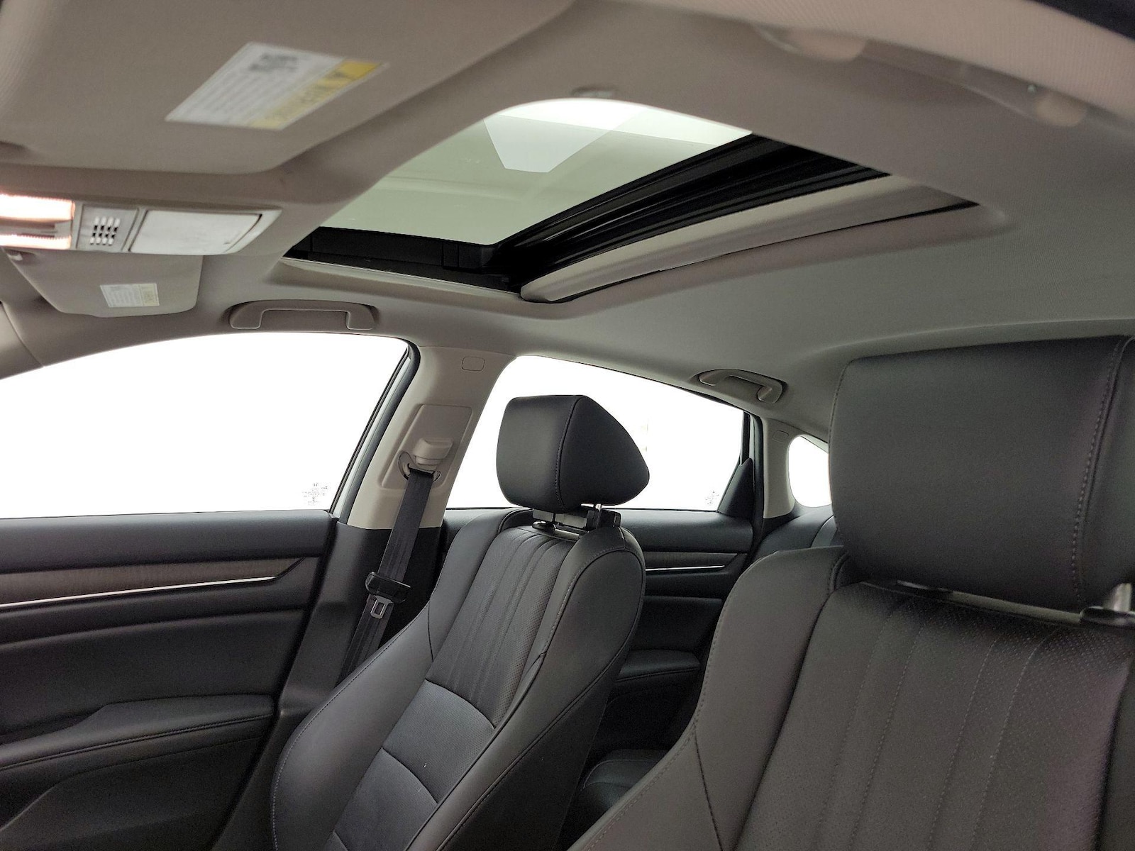 Sunroof(s) & Overhead Airbags