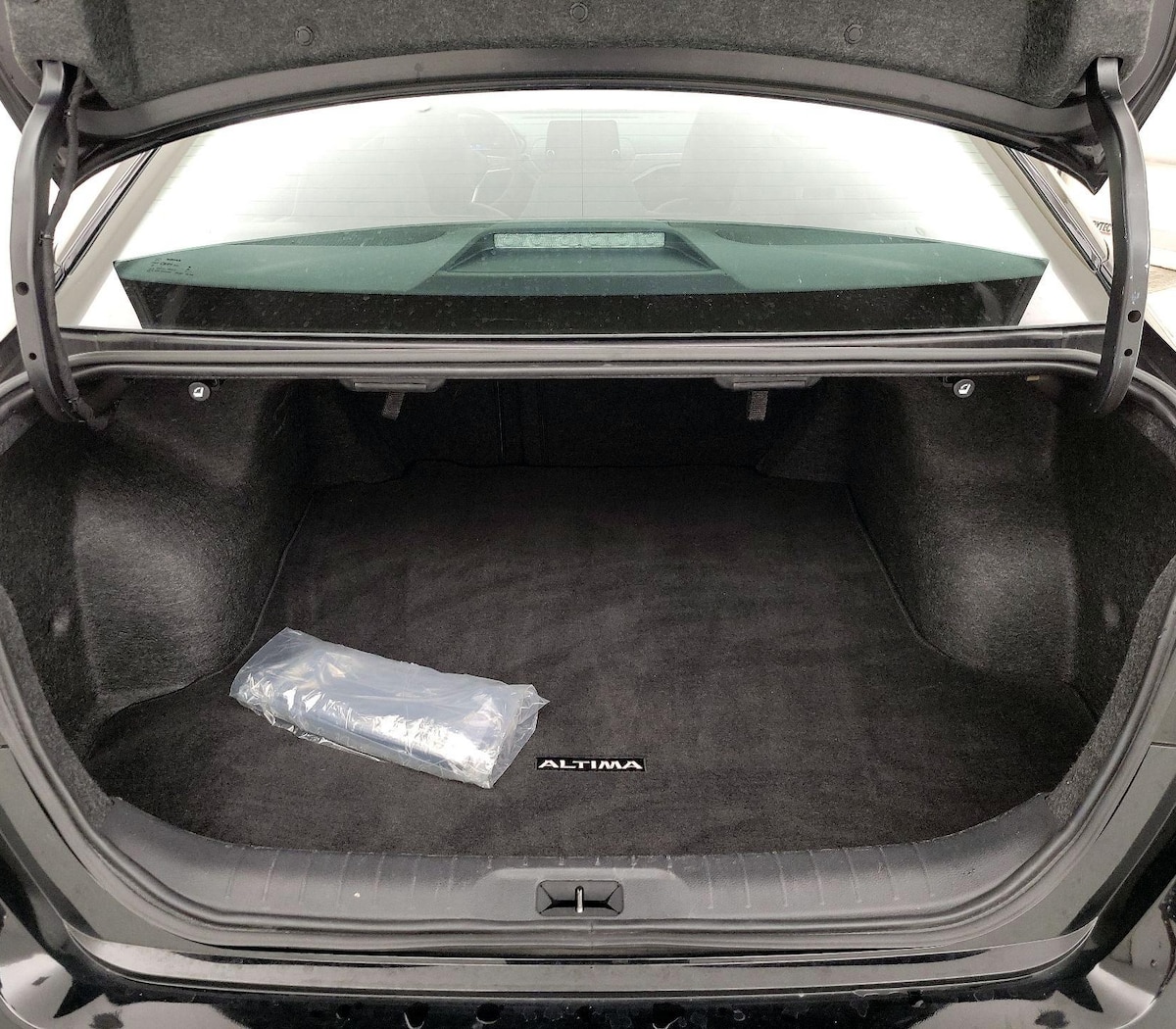 Trunk/Cargo (Seats Up)