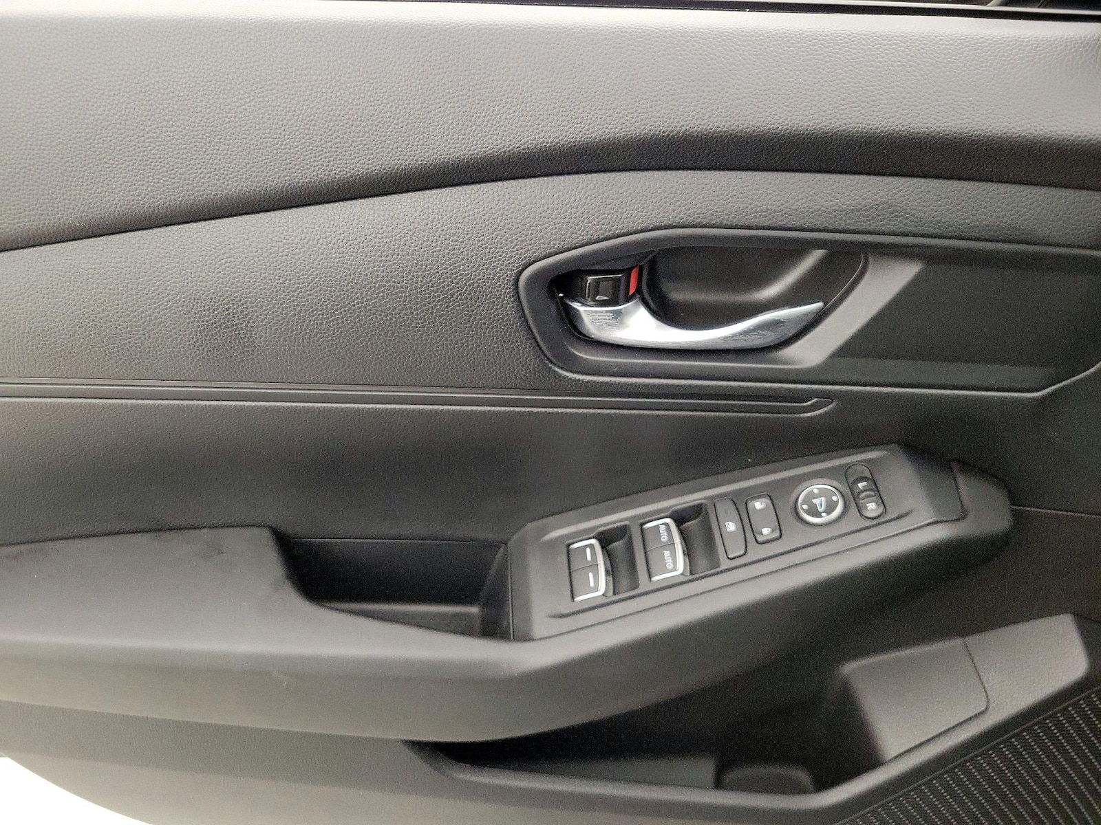 2024 Honda Accord LX - Photo 13