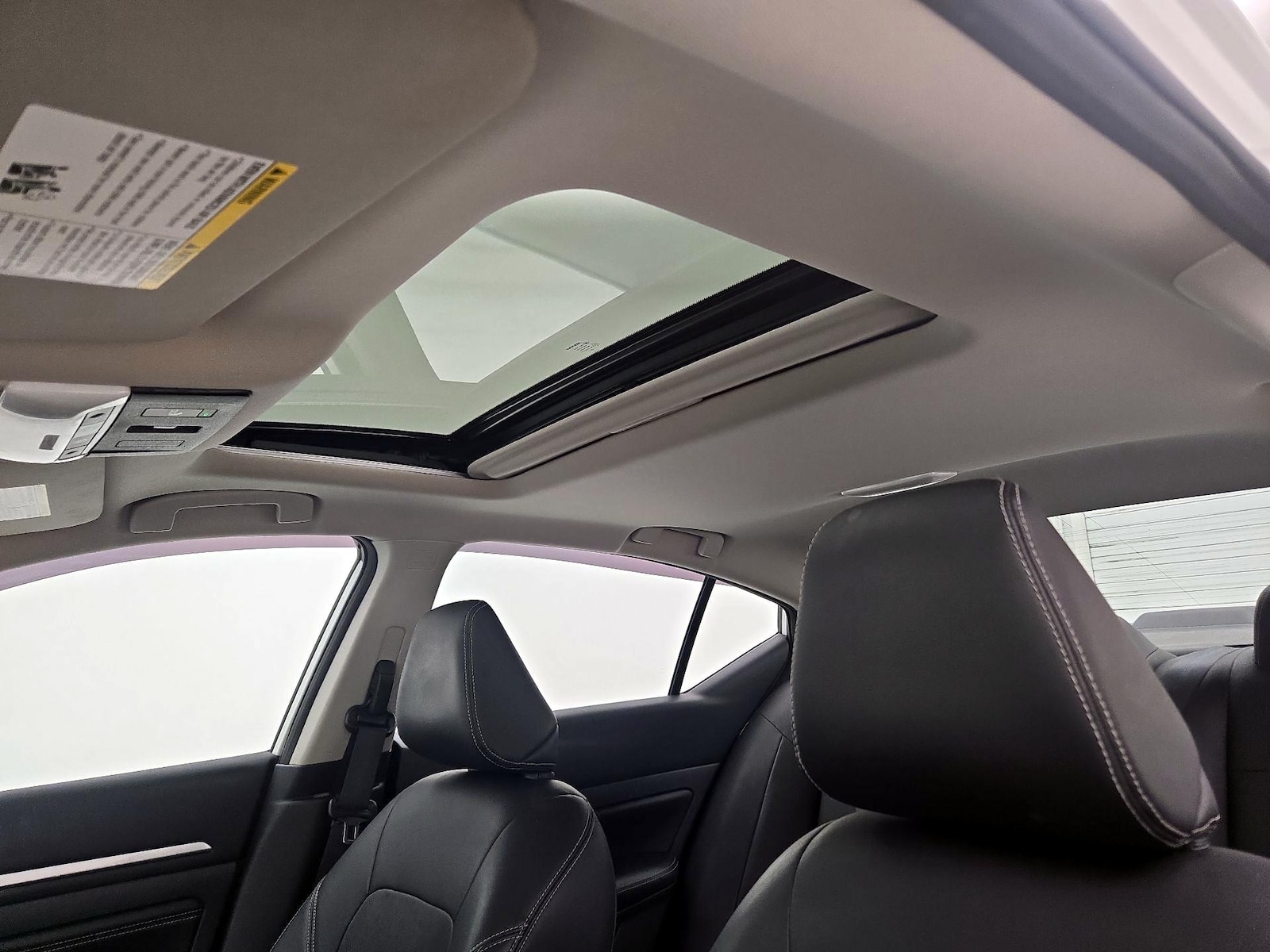 Sunroof(s) & Overhead Airbags