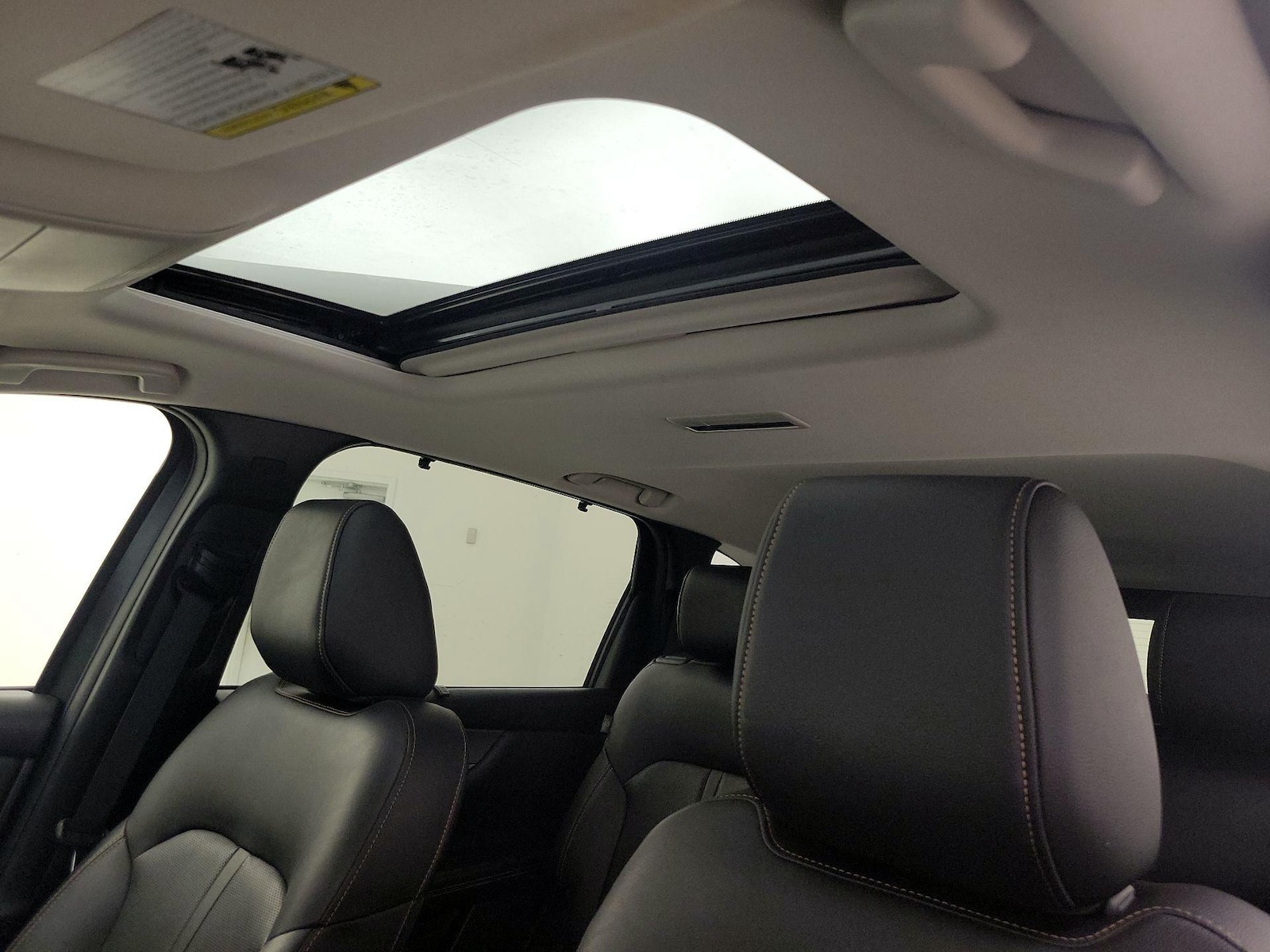 Sunroof(s) & Overhead Airbags