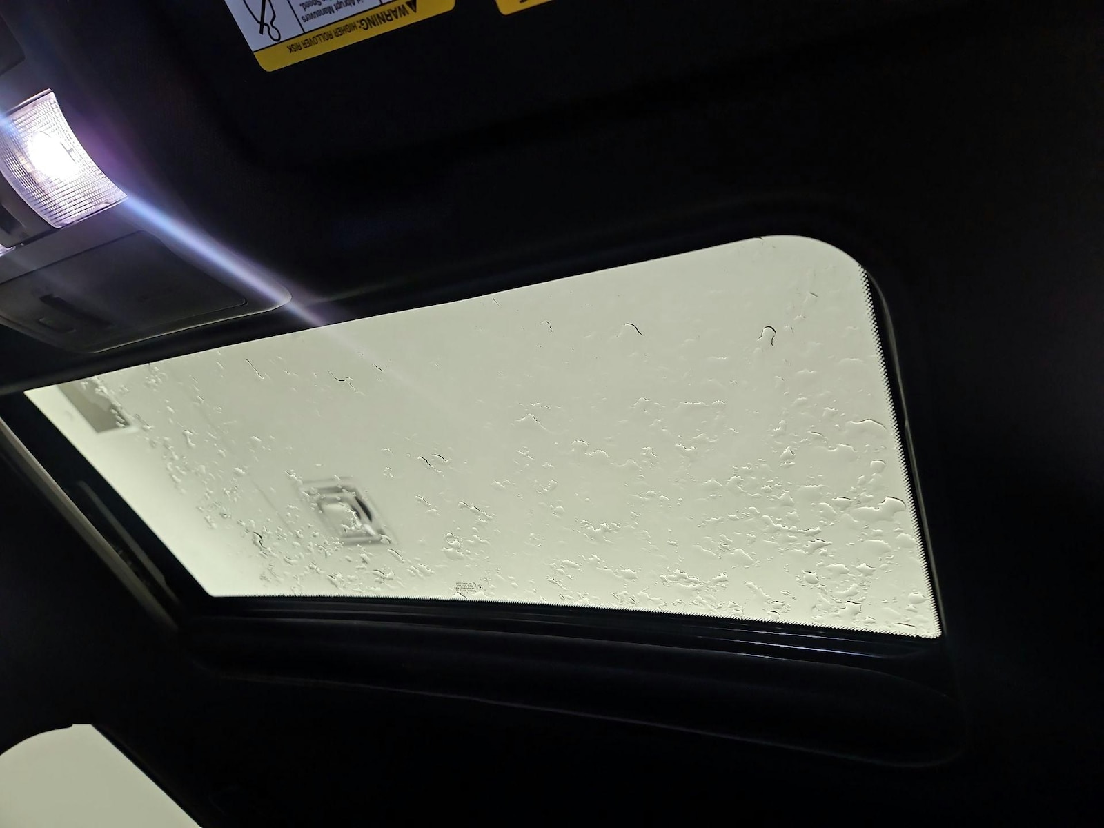 Sunroof(s) & Overhead Airbags