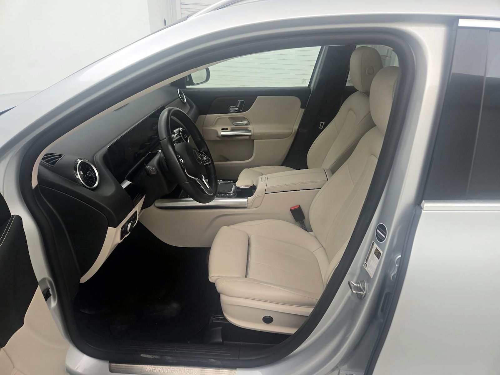 Power Seat(s) & Side Airbags