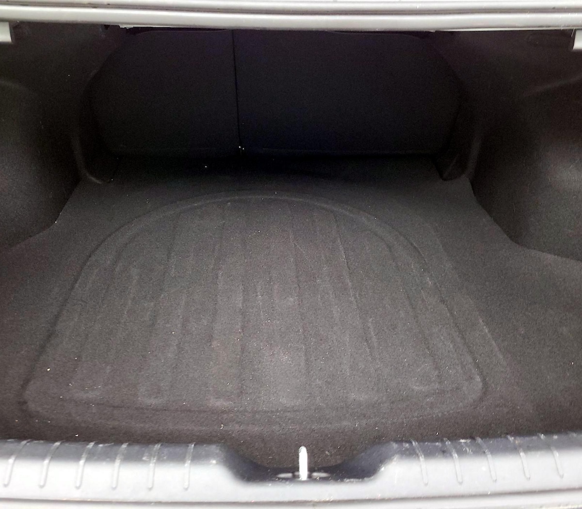 Trunk/Cargo (Seats Up)