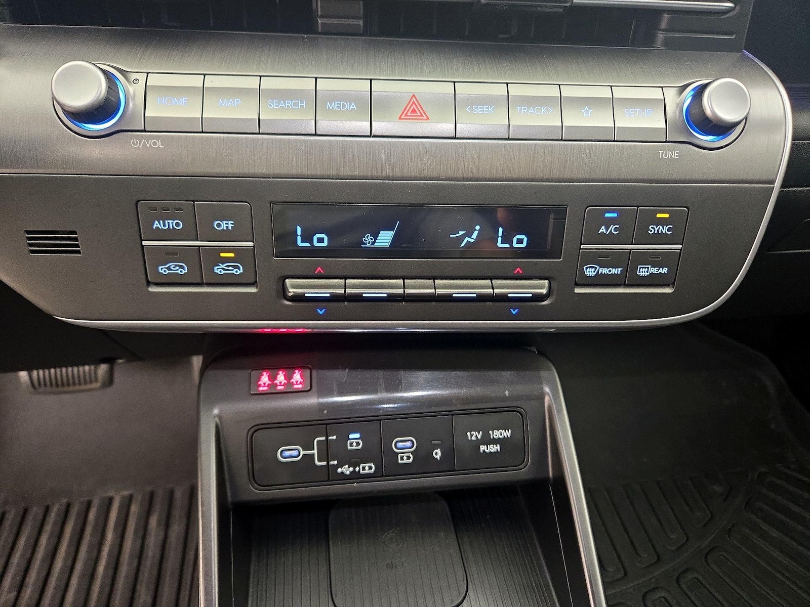 2024 Hyundai Kona Limited - Photo 18