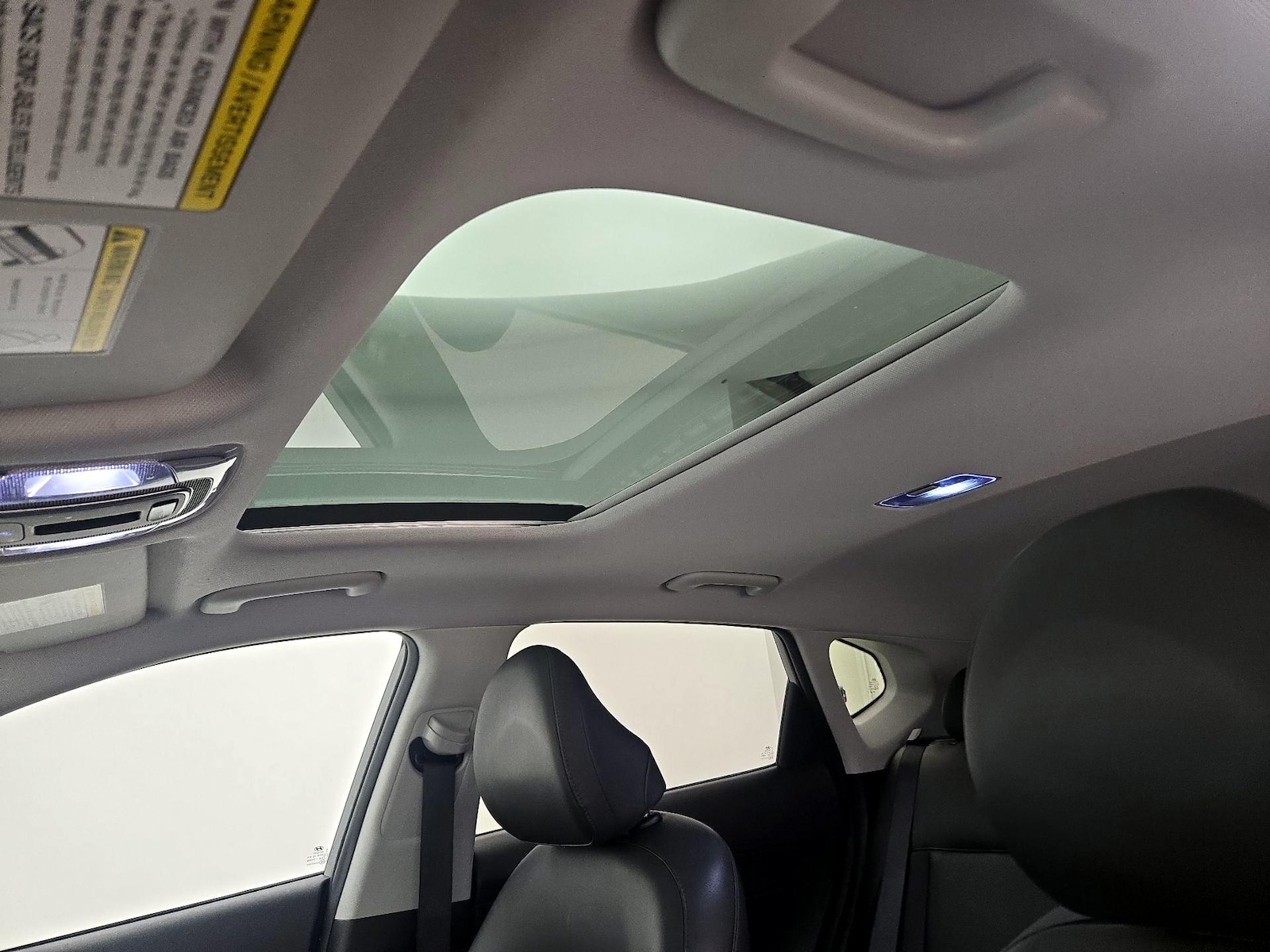 Sunroof(s) & Overhead Airbags