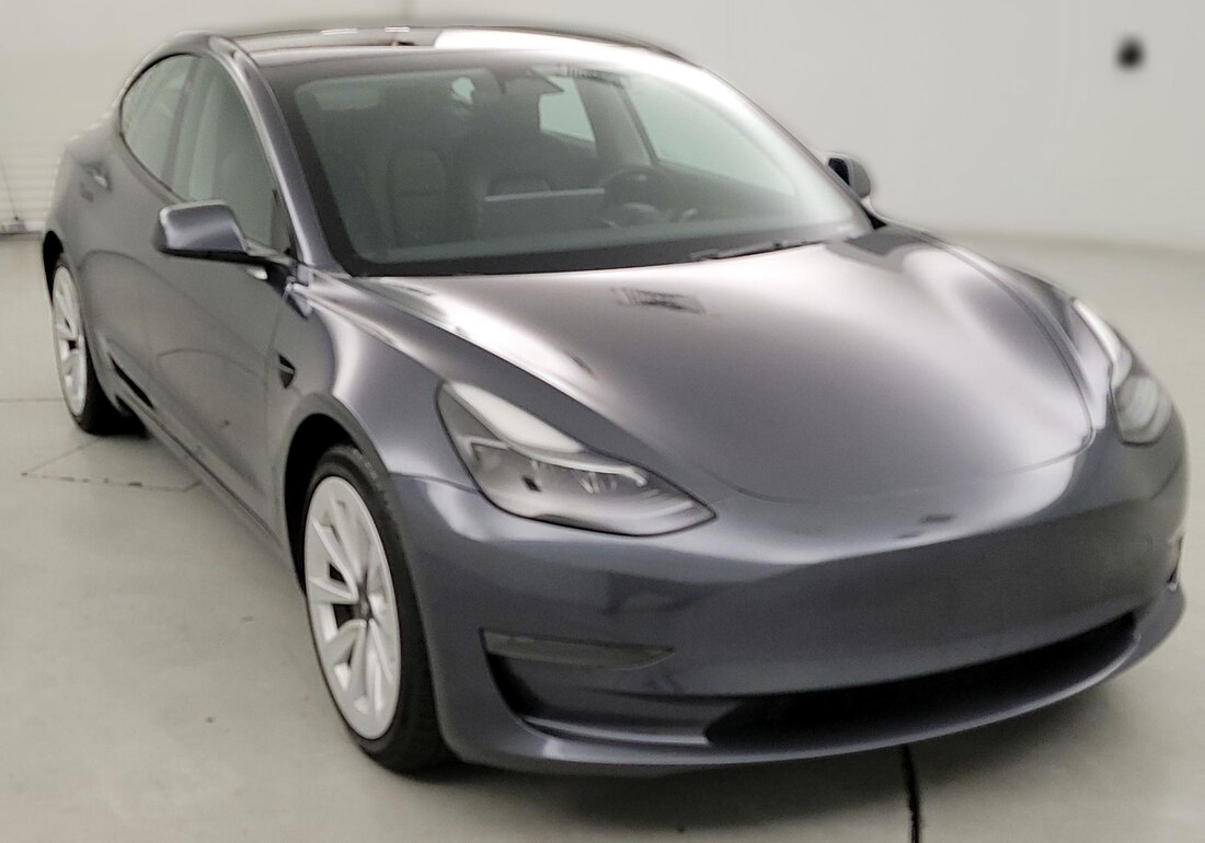 2023 Tesla Model 3 Rear-Wheel Drive in Gray — CarMax photo