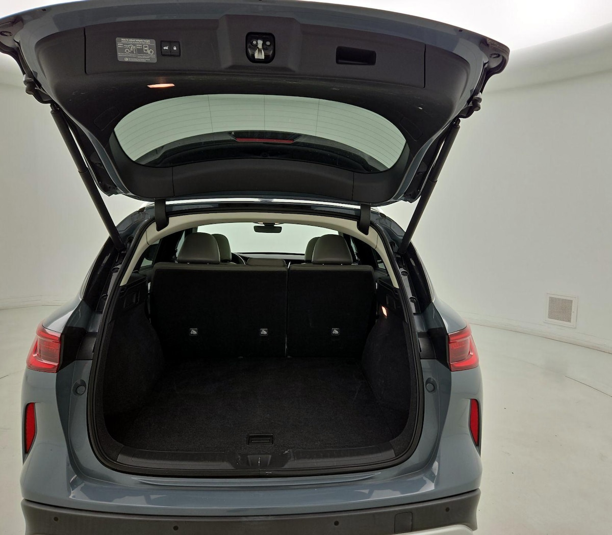 Trunk/Cargo (Seats Up)
