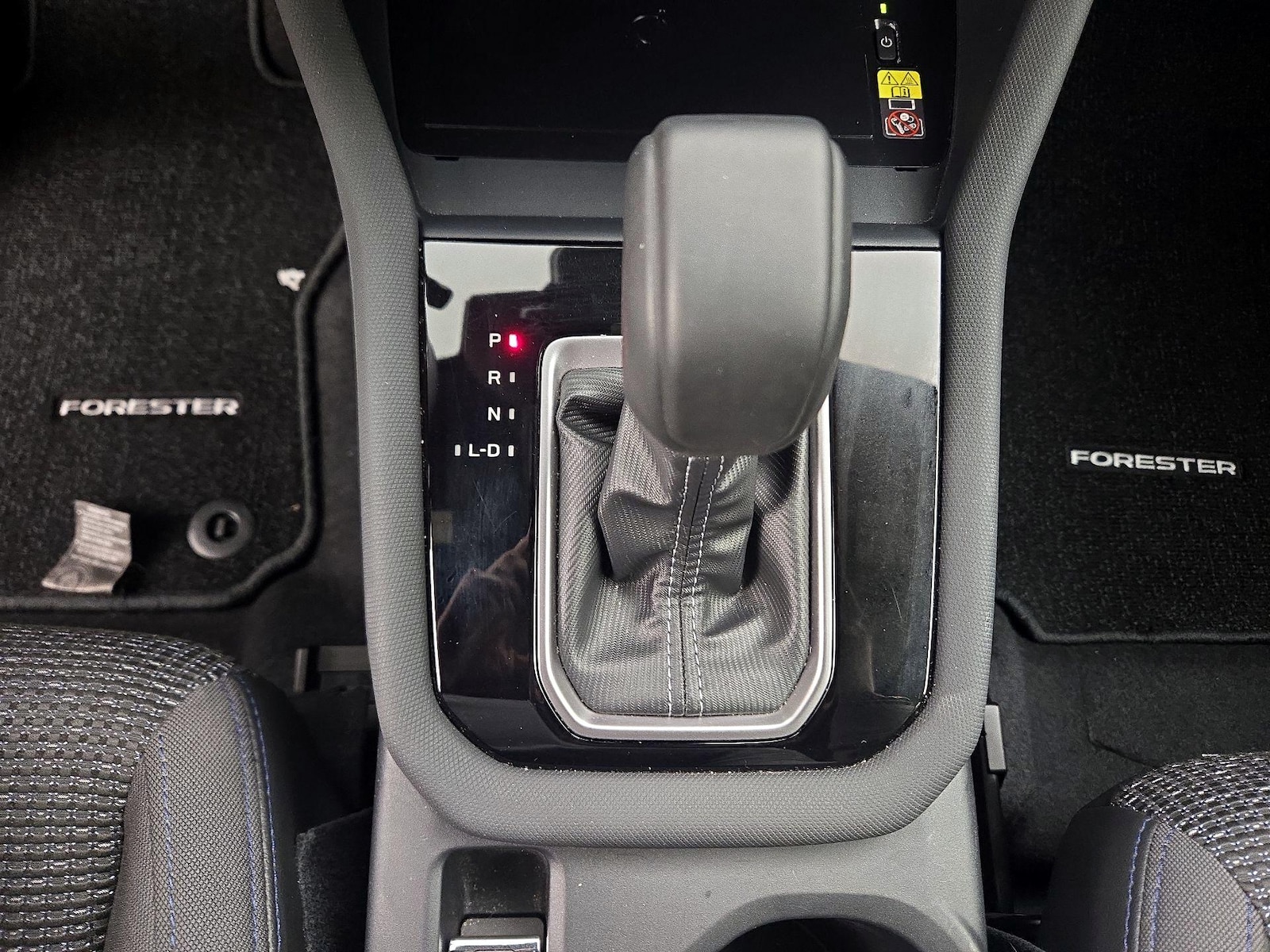 2025 Subaru Forester Premium - Photo 18
