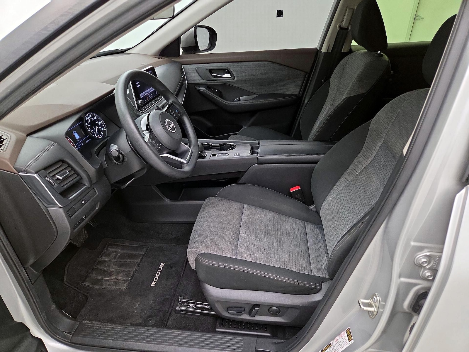 Power Seat(s) & Side Airbags