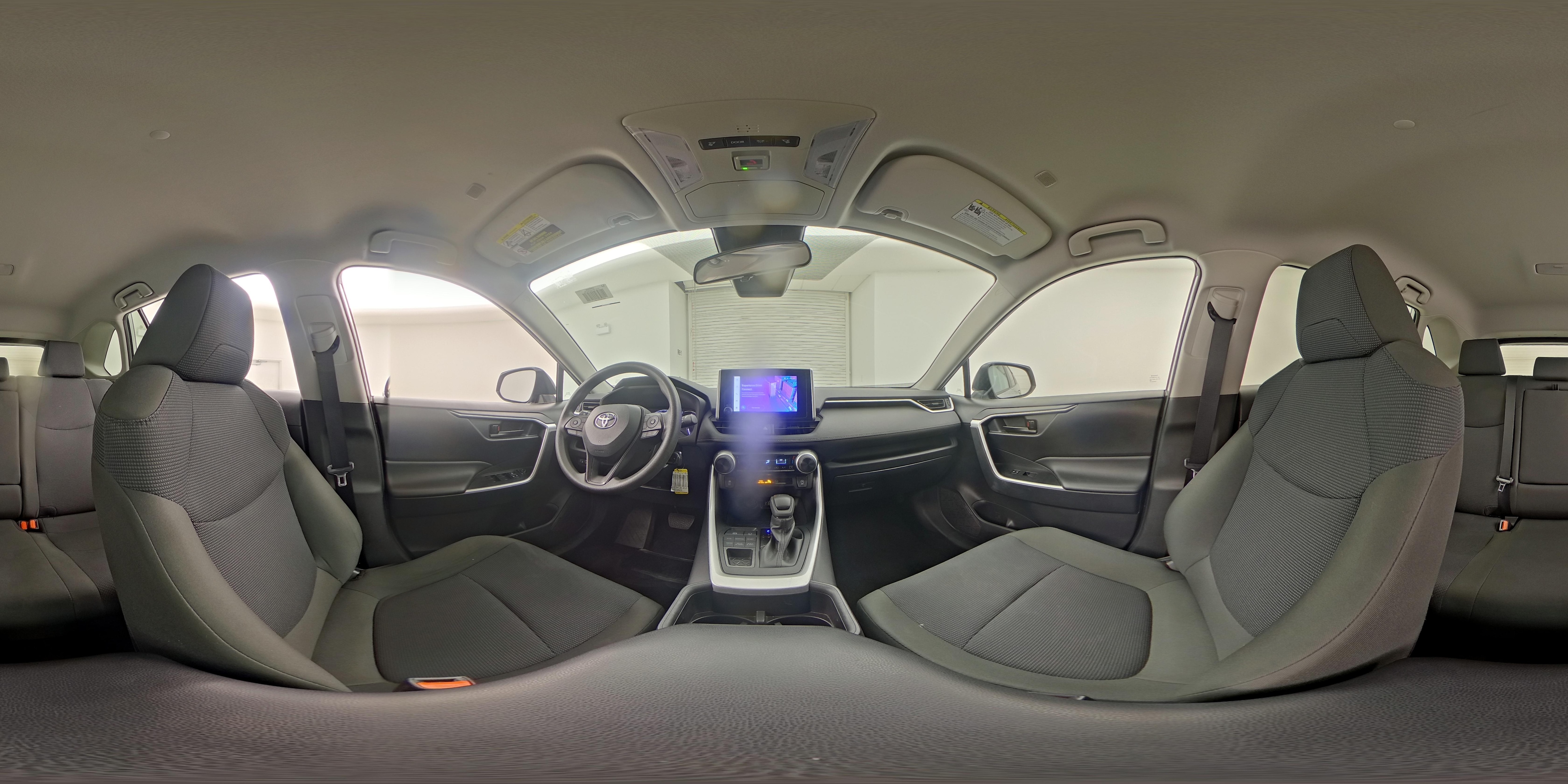 2025 Toyota RAV4 LE - Photo 25