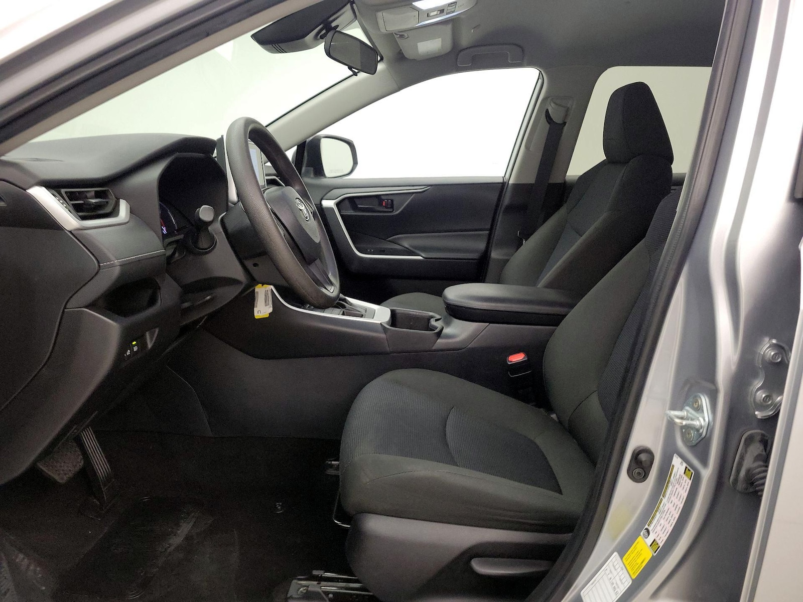2025 Toyota RAV4 LE - Photo 12