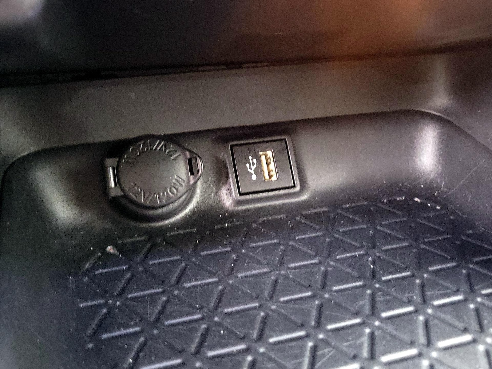 2025 Toyota RAV4 LE - Photo 19