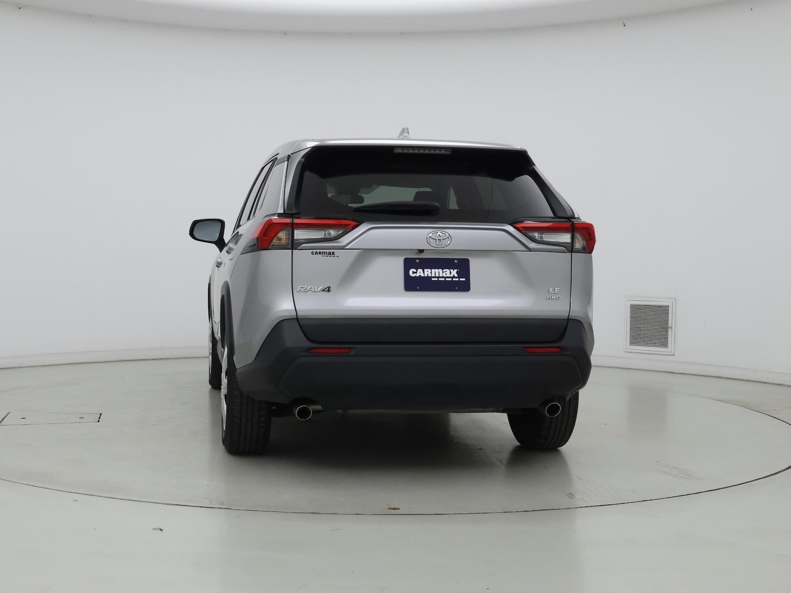 2025 Toyota RAV4 LE - Photo 7
