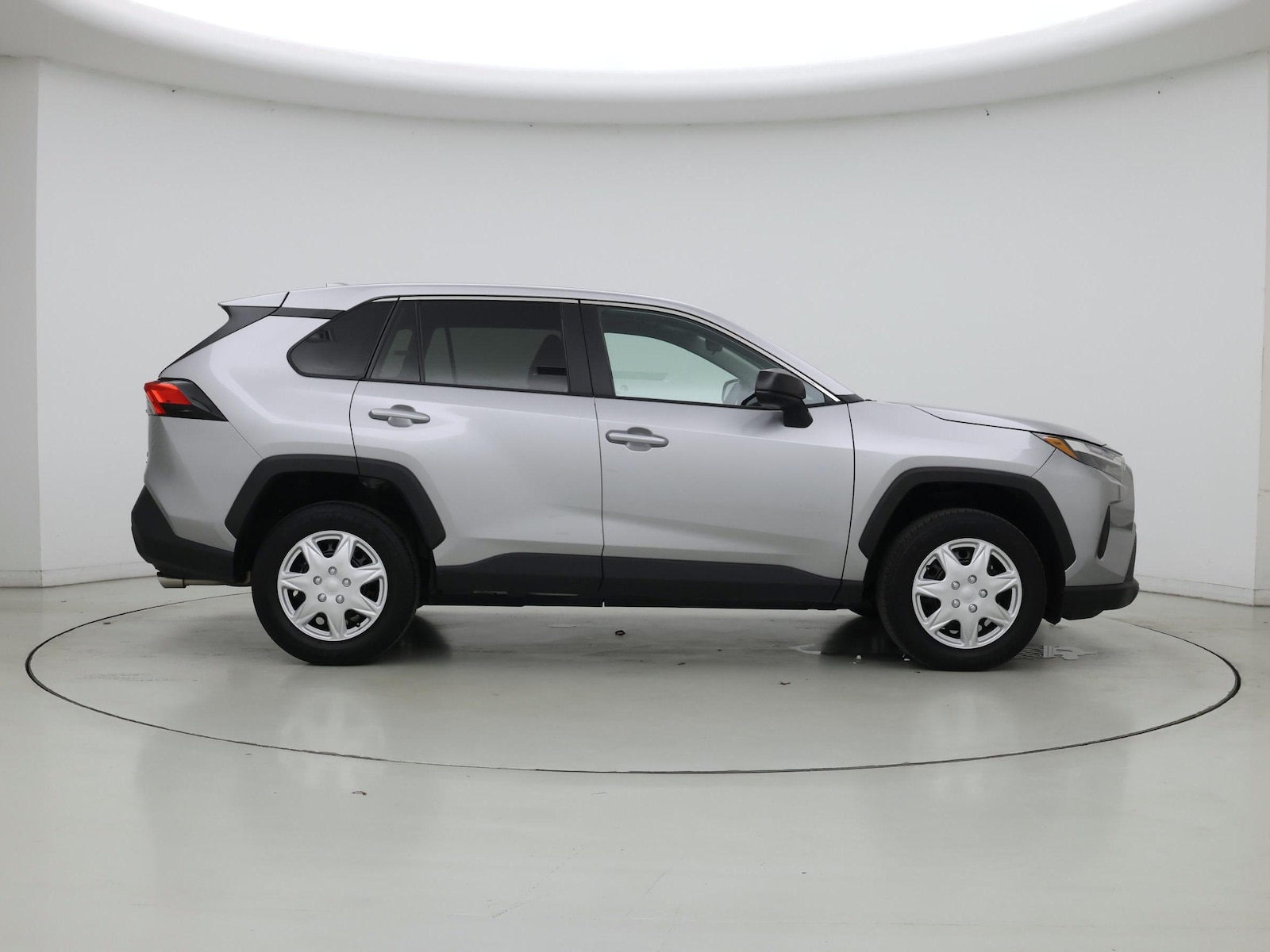 2025 Toyota RAV4 LE - Photo 8