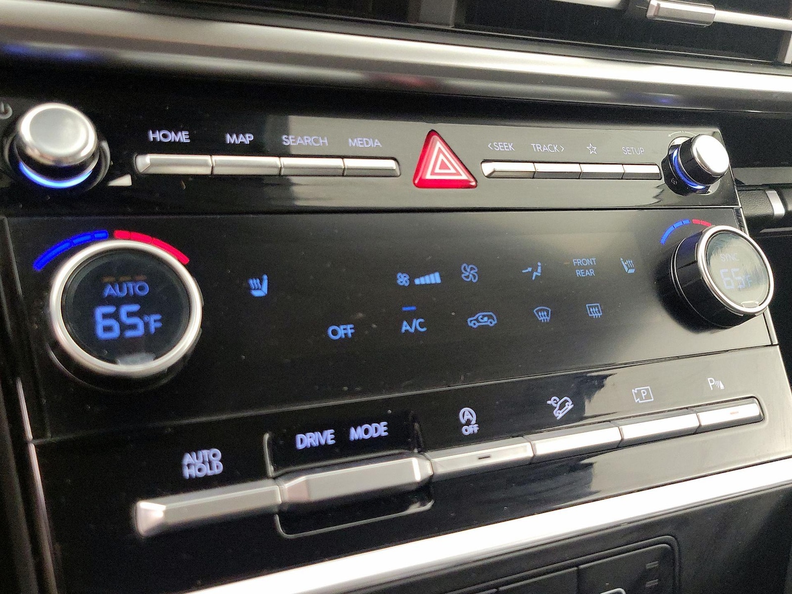 2026 Hyundai Santa Fe SEL - Photo 17