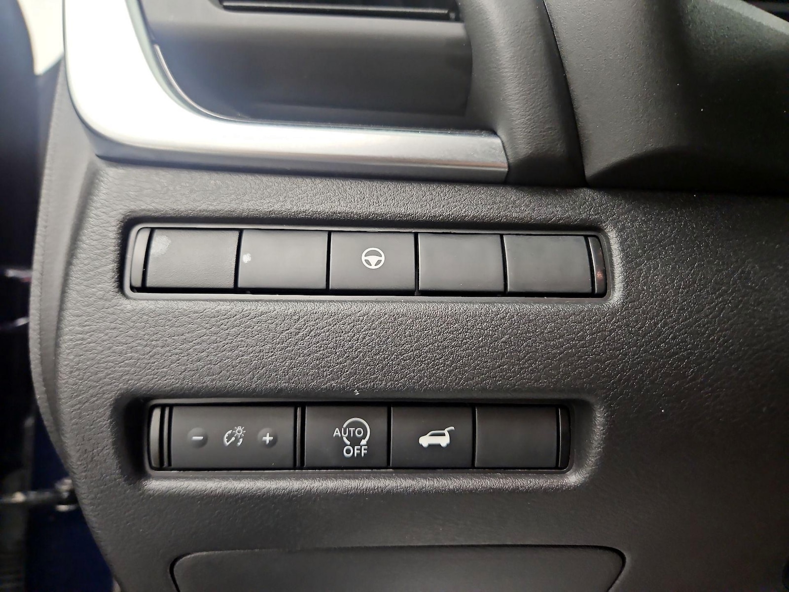 2025 Nissan Rogue SV - Photo 14