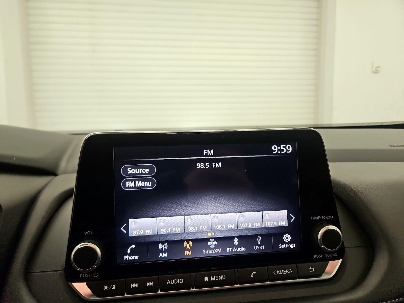 2025 Nissan Rogue SV - Photo 16