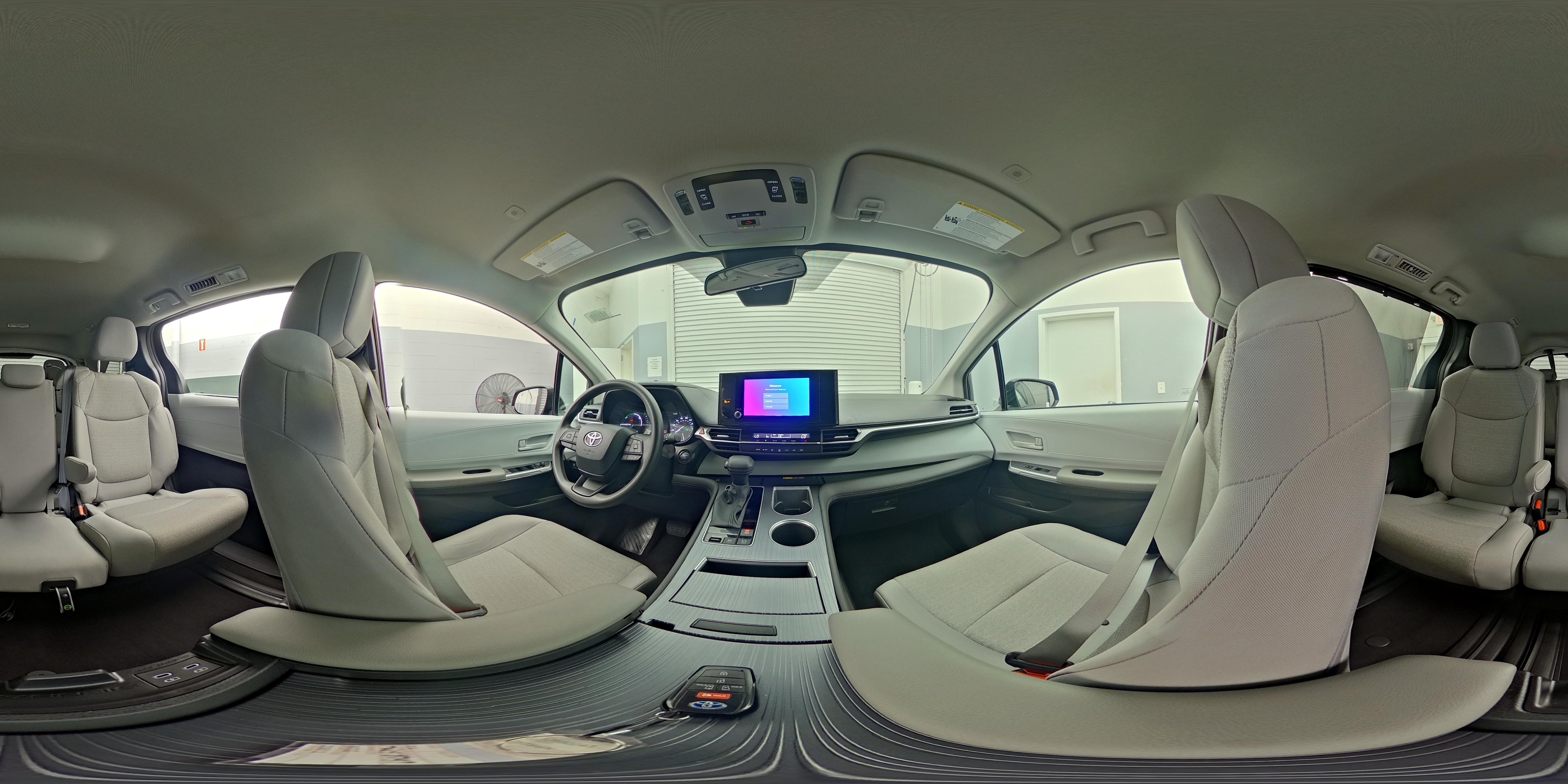 2025 Toyota Sienna LE - Photo 24
