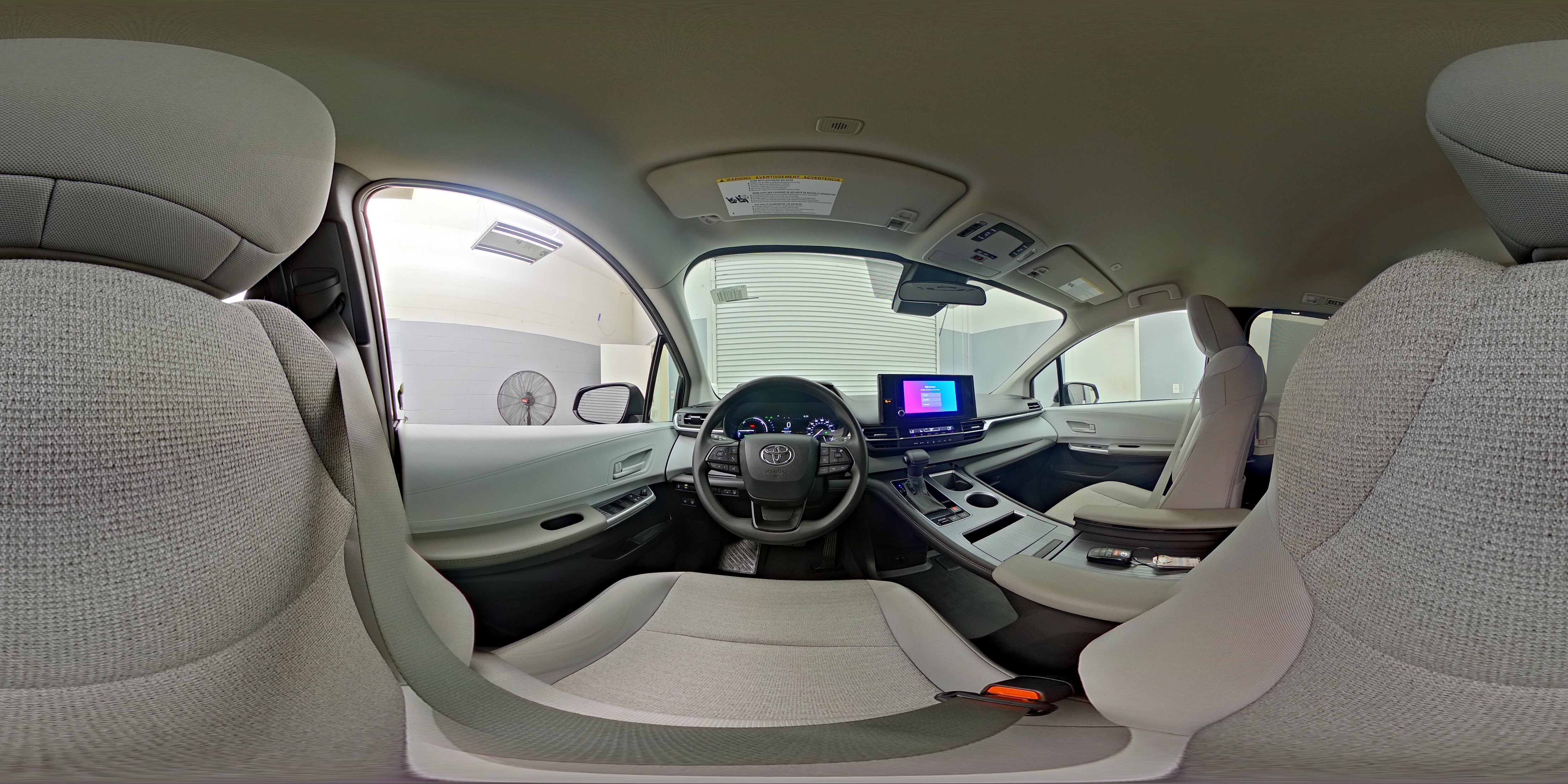 2025 Toyota Sienna LE - Photo 26