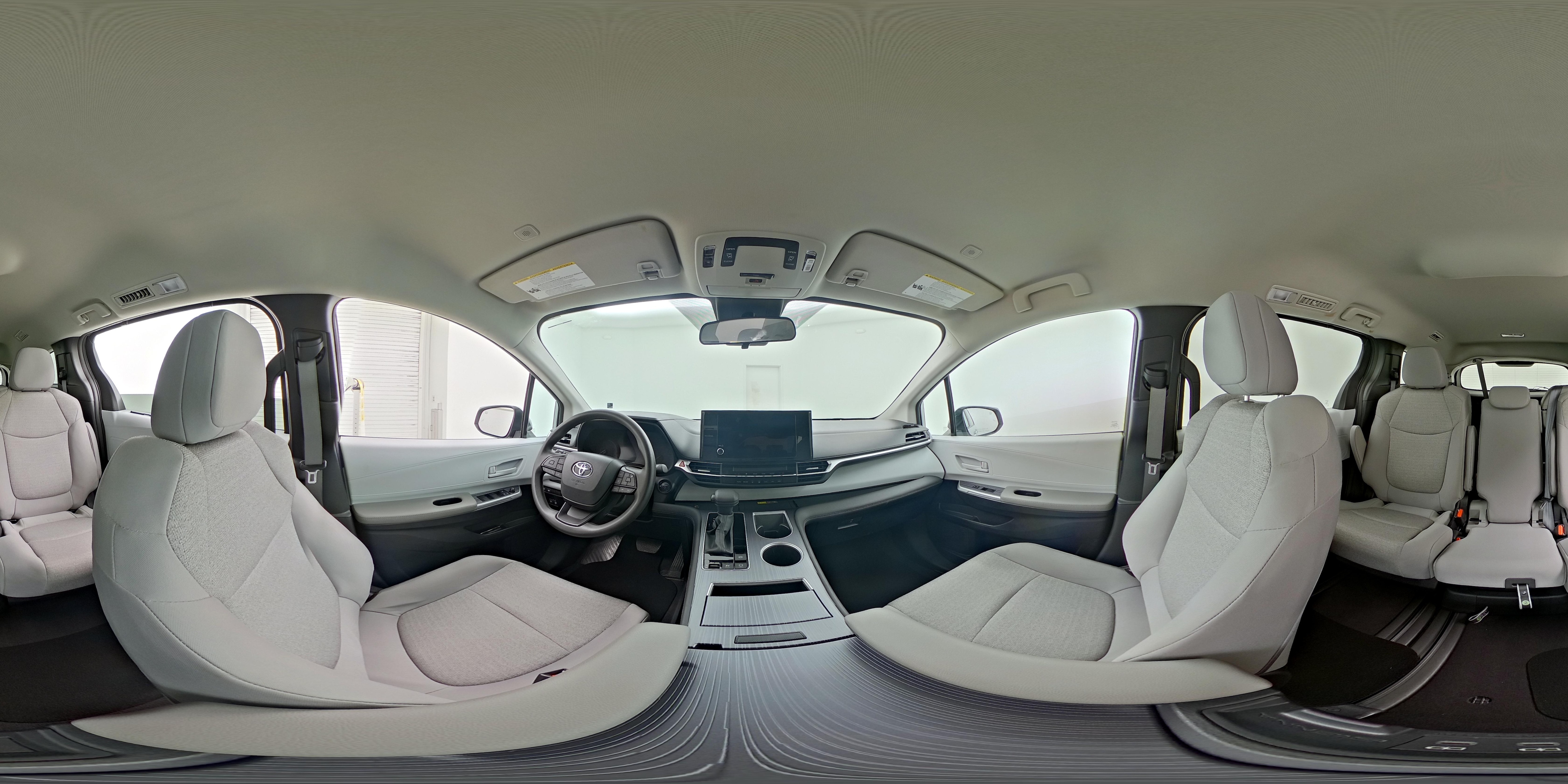 2025 Toyota Sienna LE - Photo 26