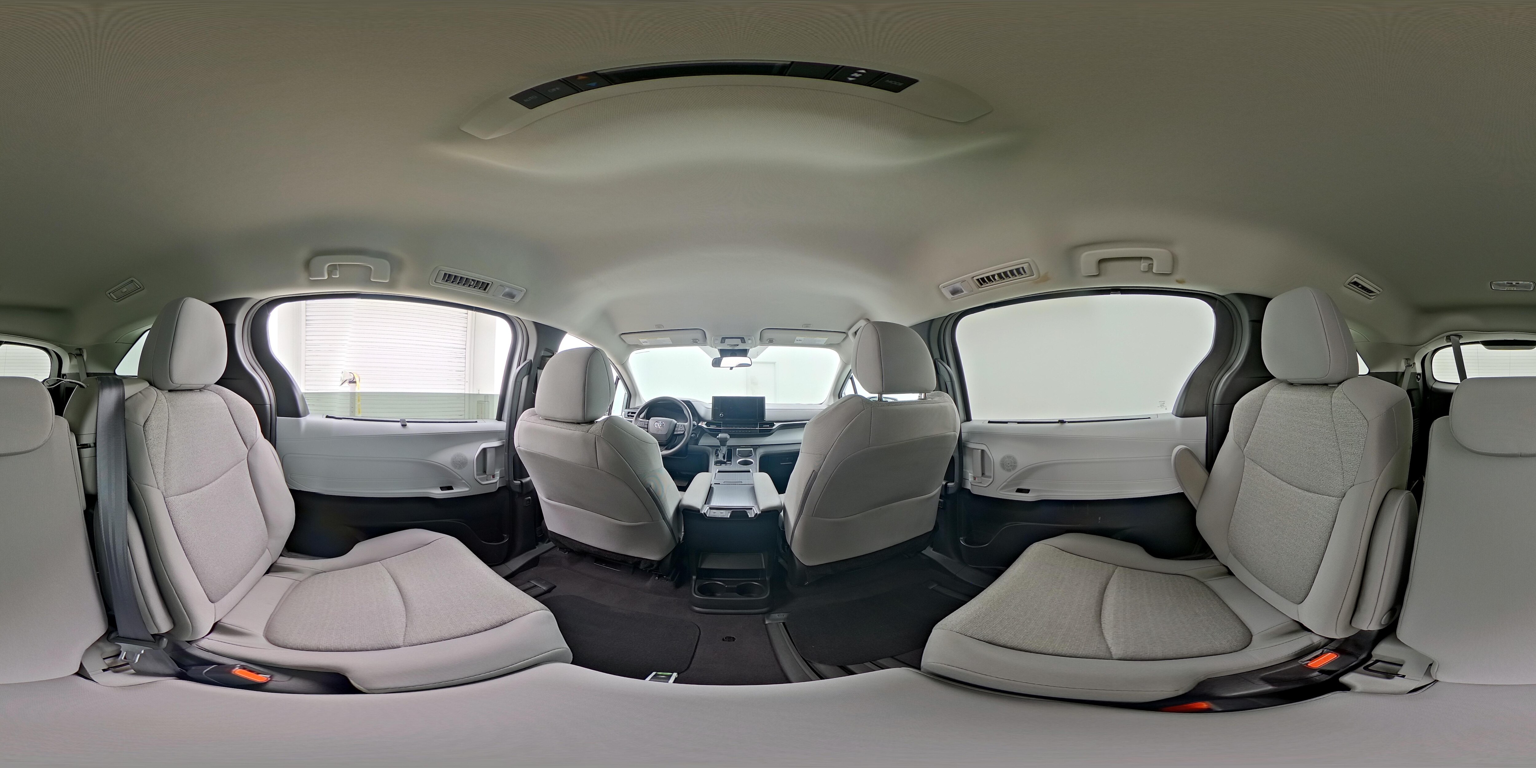 2025 Toyota Sienna LE - Photo 27