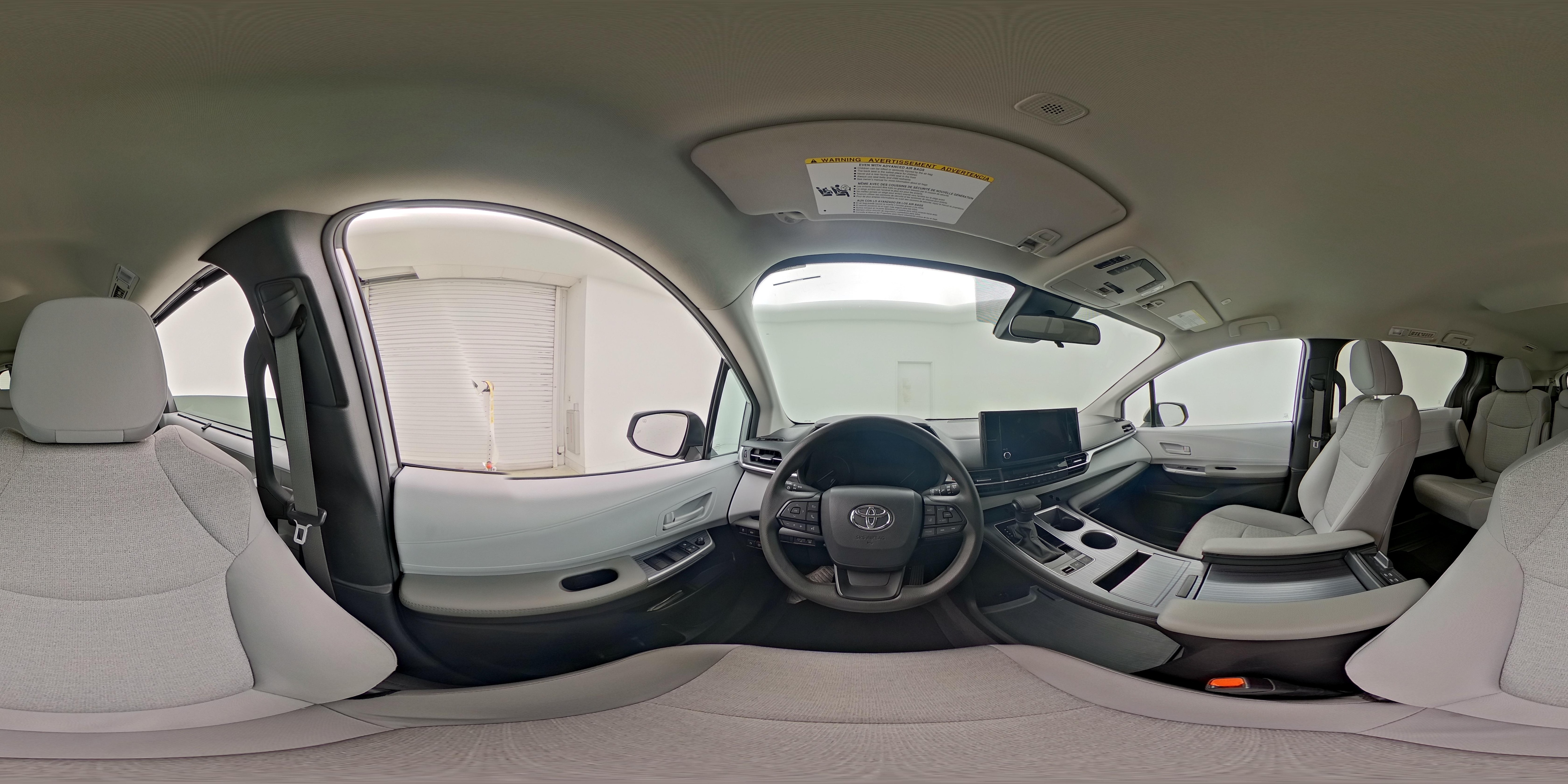 2025 Toyota Sienna LE - Photo 28