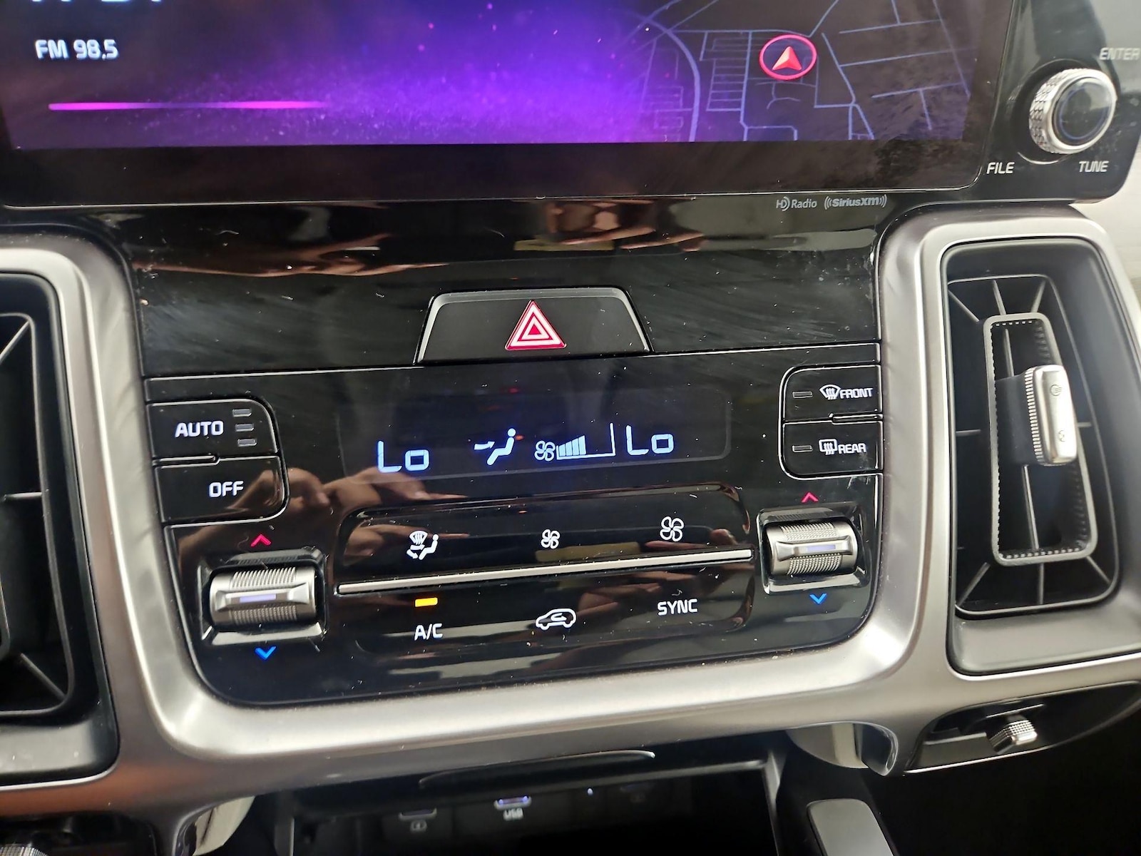 2023 Kia Sorento X-Line EX - Photo 17