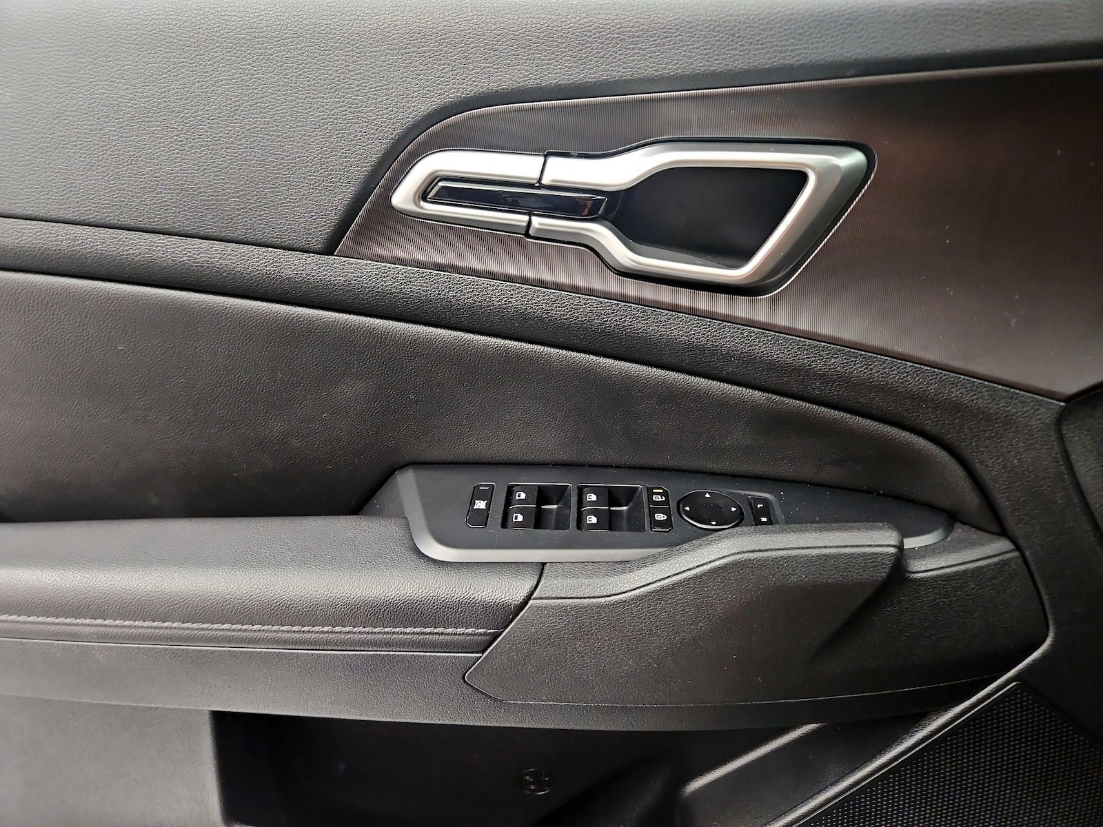 2026 Kia Sportage EX - Photo 13